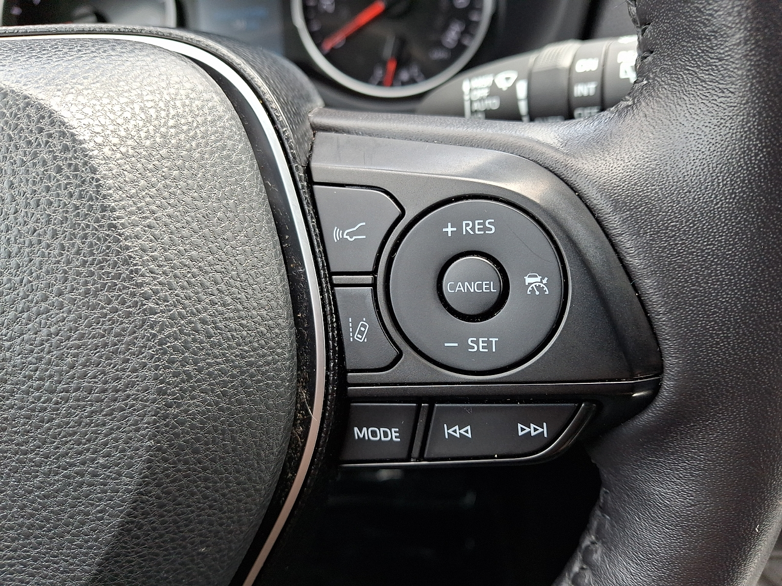 2021 Toyota RAV4 XLE Premium - Photo 22