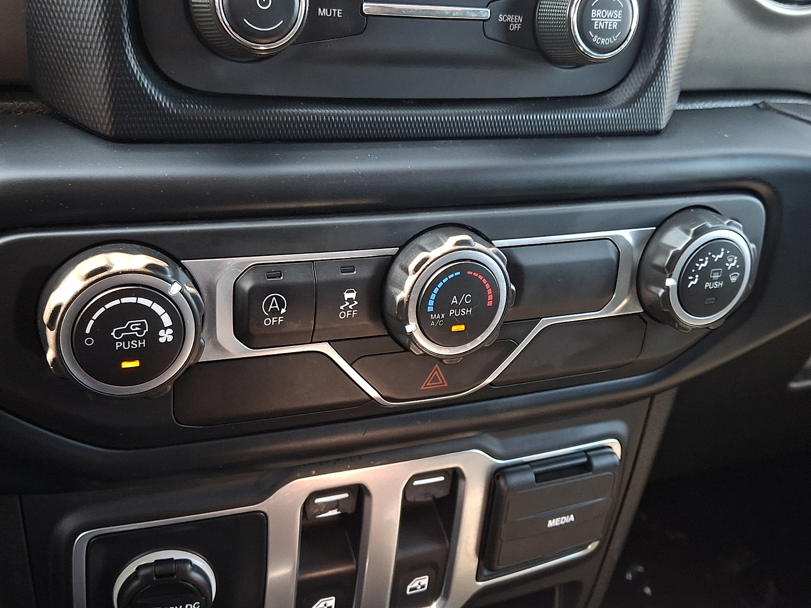 2019 Jeep Wrangler Sport S - Photo 15
