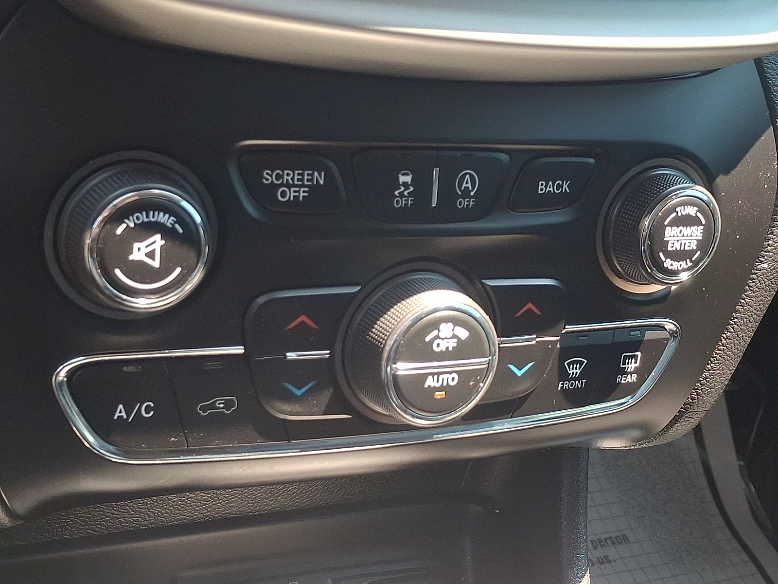 Used 2018 Jeep Cherokee SUV