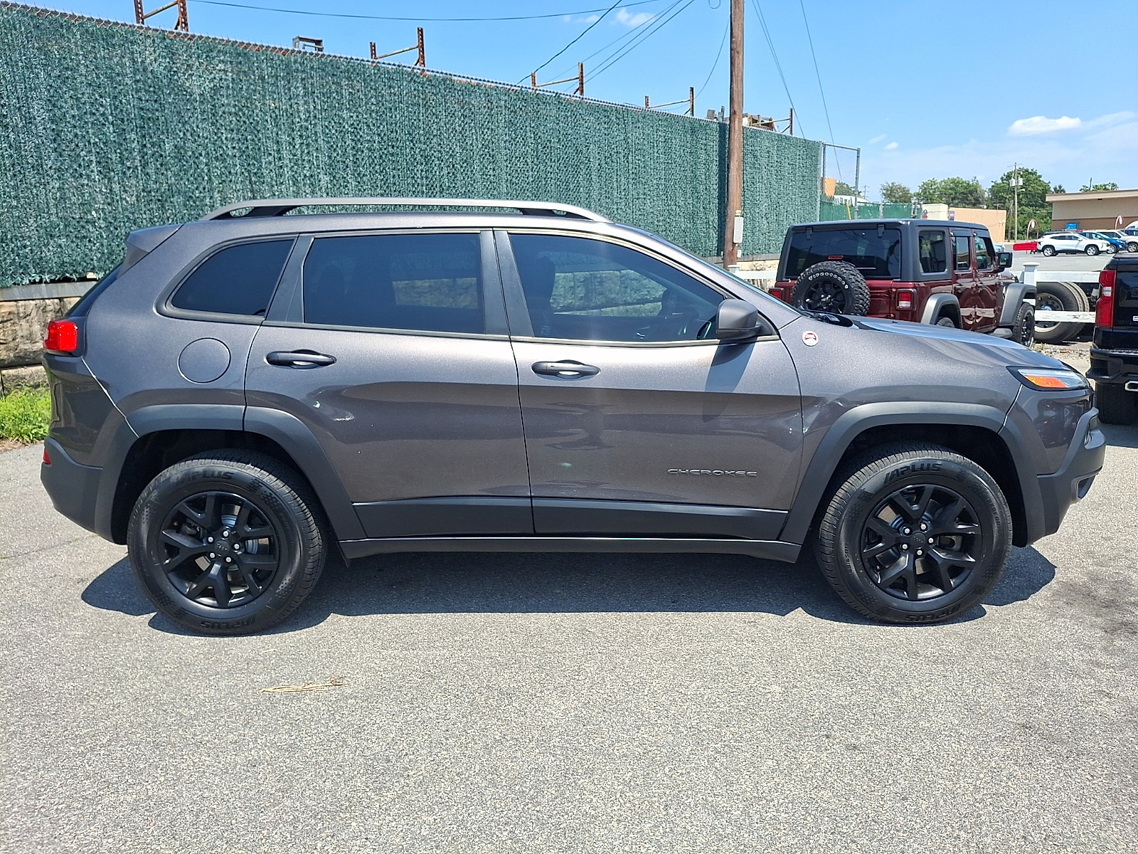 Used 2018 Jeep Cherokee SUV