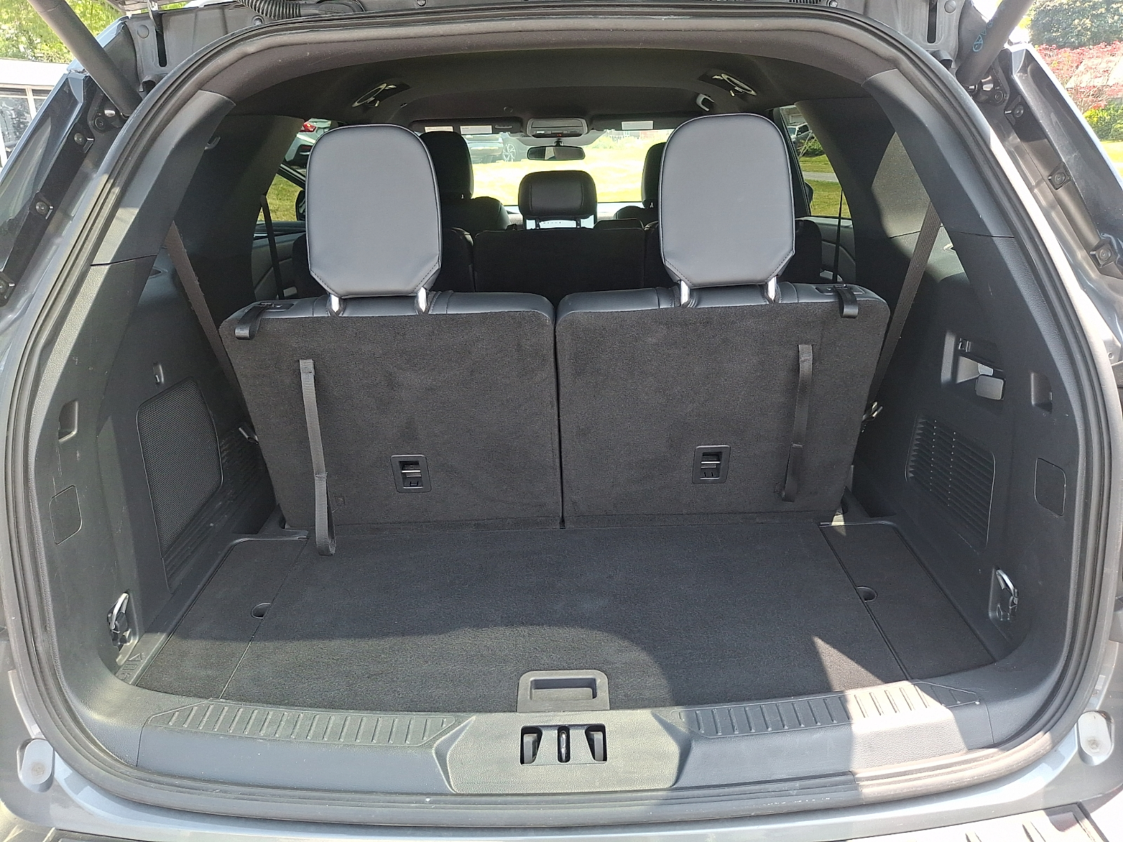 Used 2025 Ford Explorer SUV