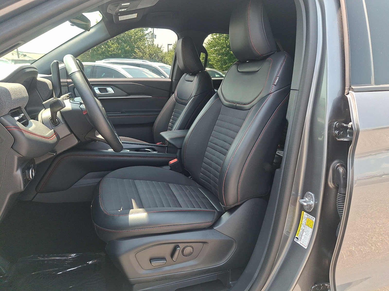 Used 2025 Ford Explorer SUV
