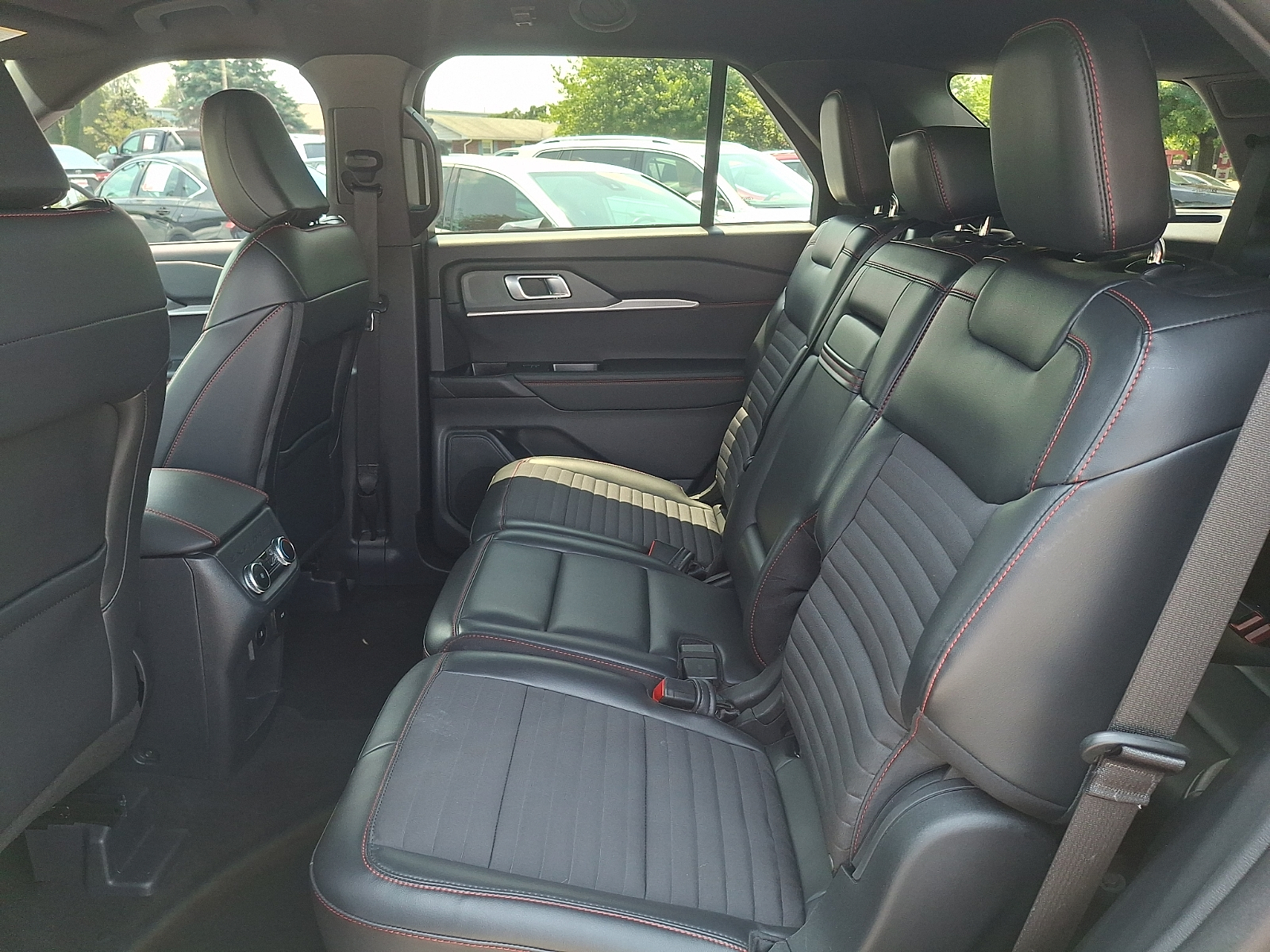 Used 2025 Ford Explorer SUV