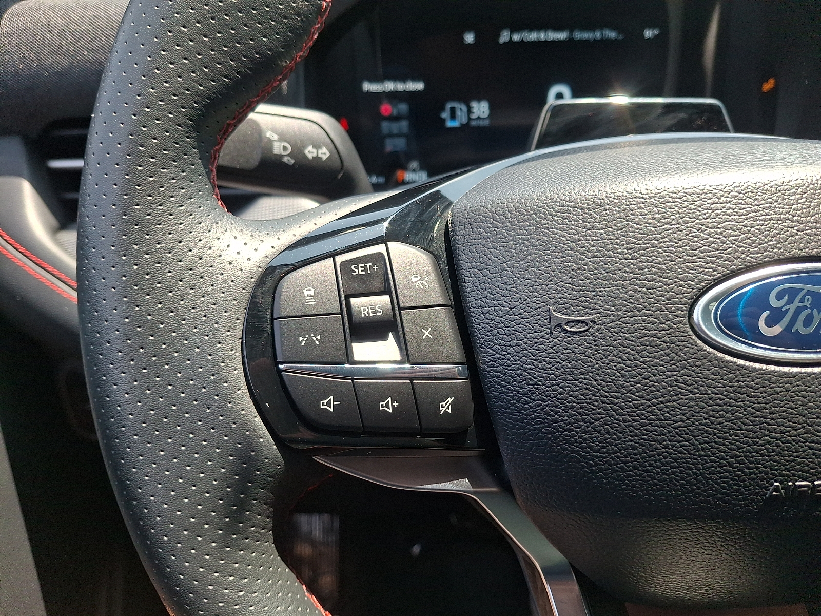 Used 2025 Ford Explorer SUV