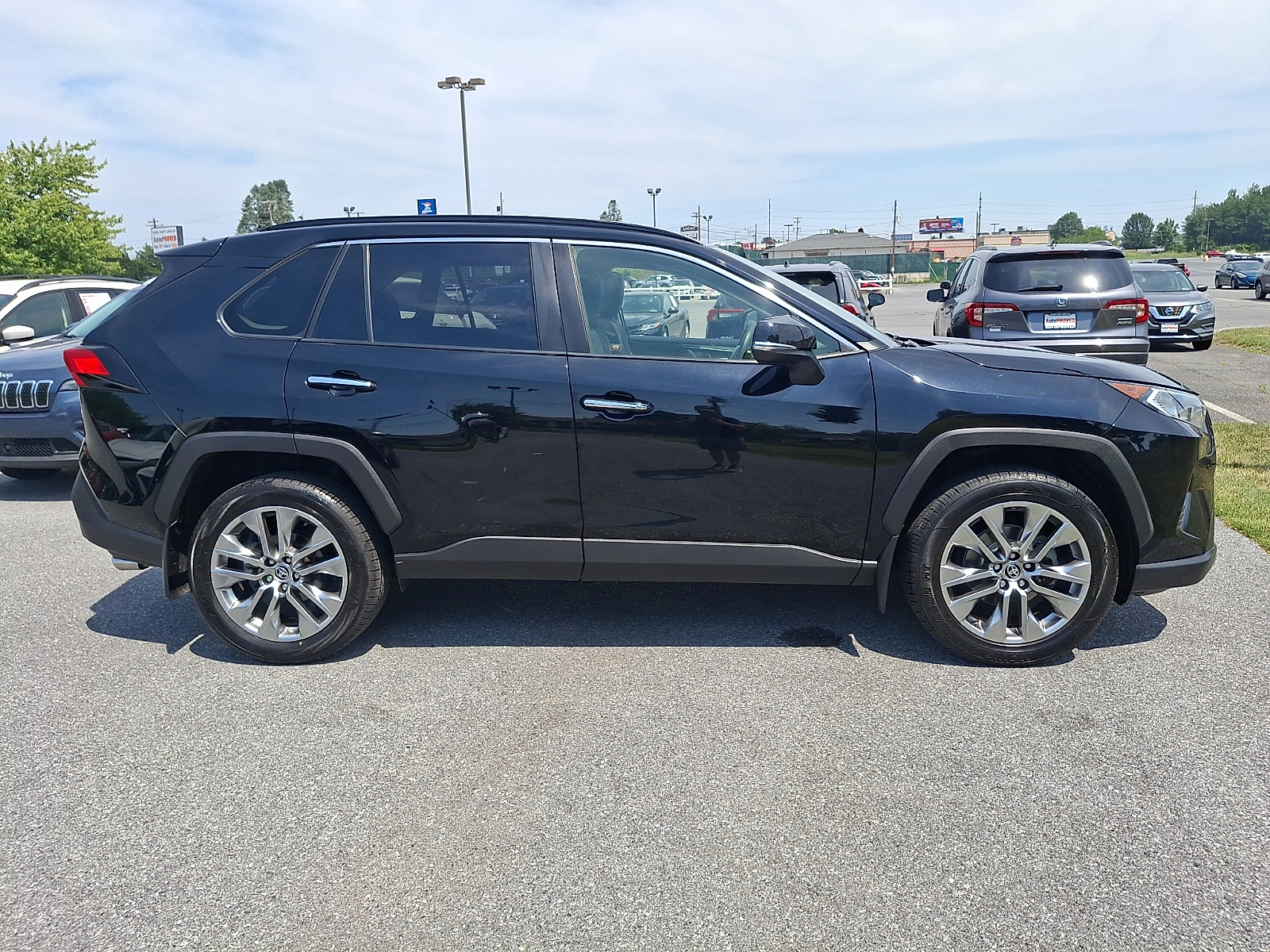 Used 2020 Toyota RAV4 SUV