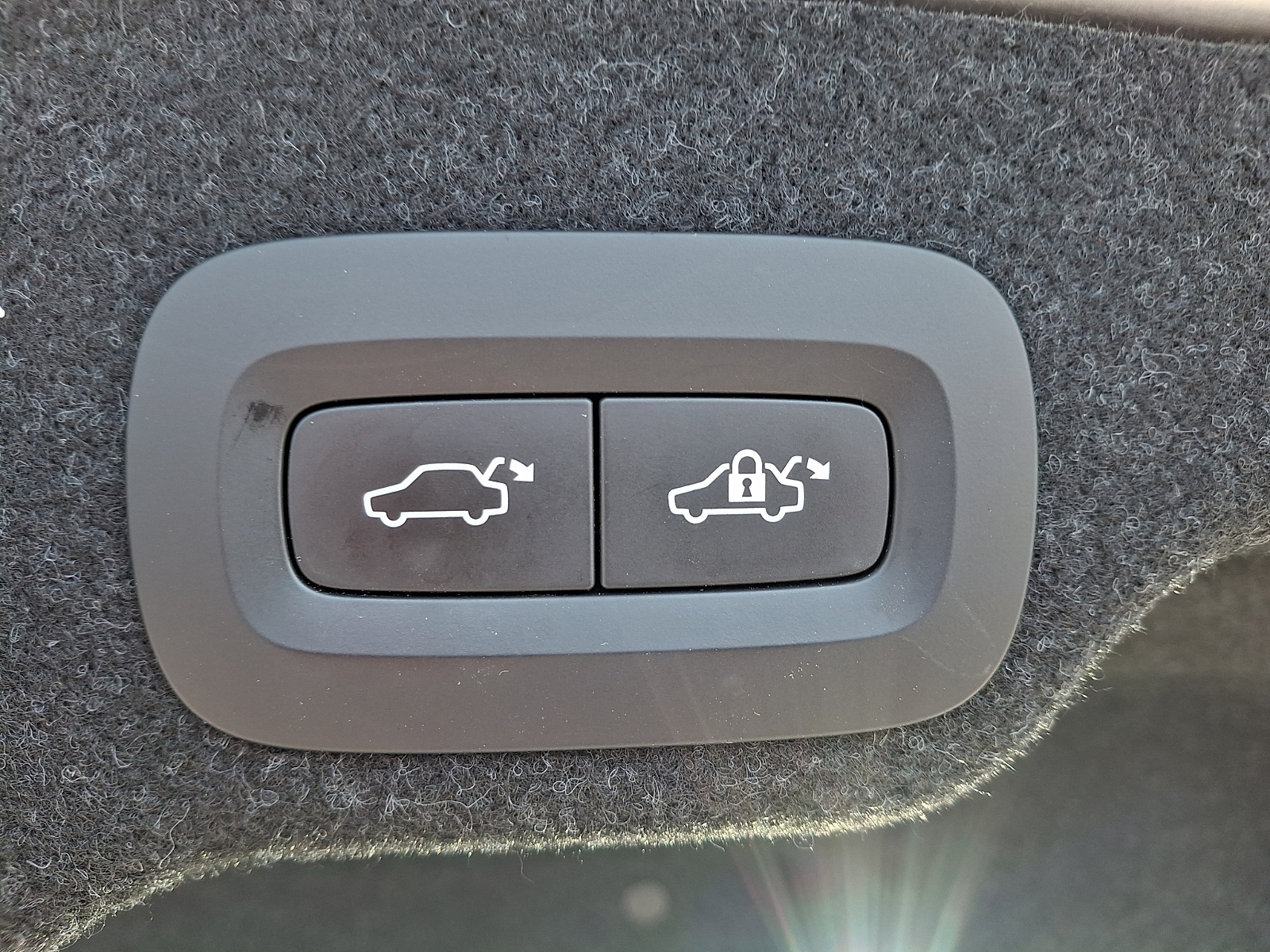Used 2018 Volvo S90 Sedan