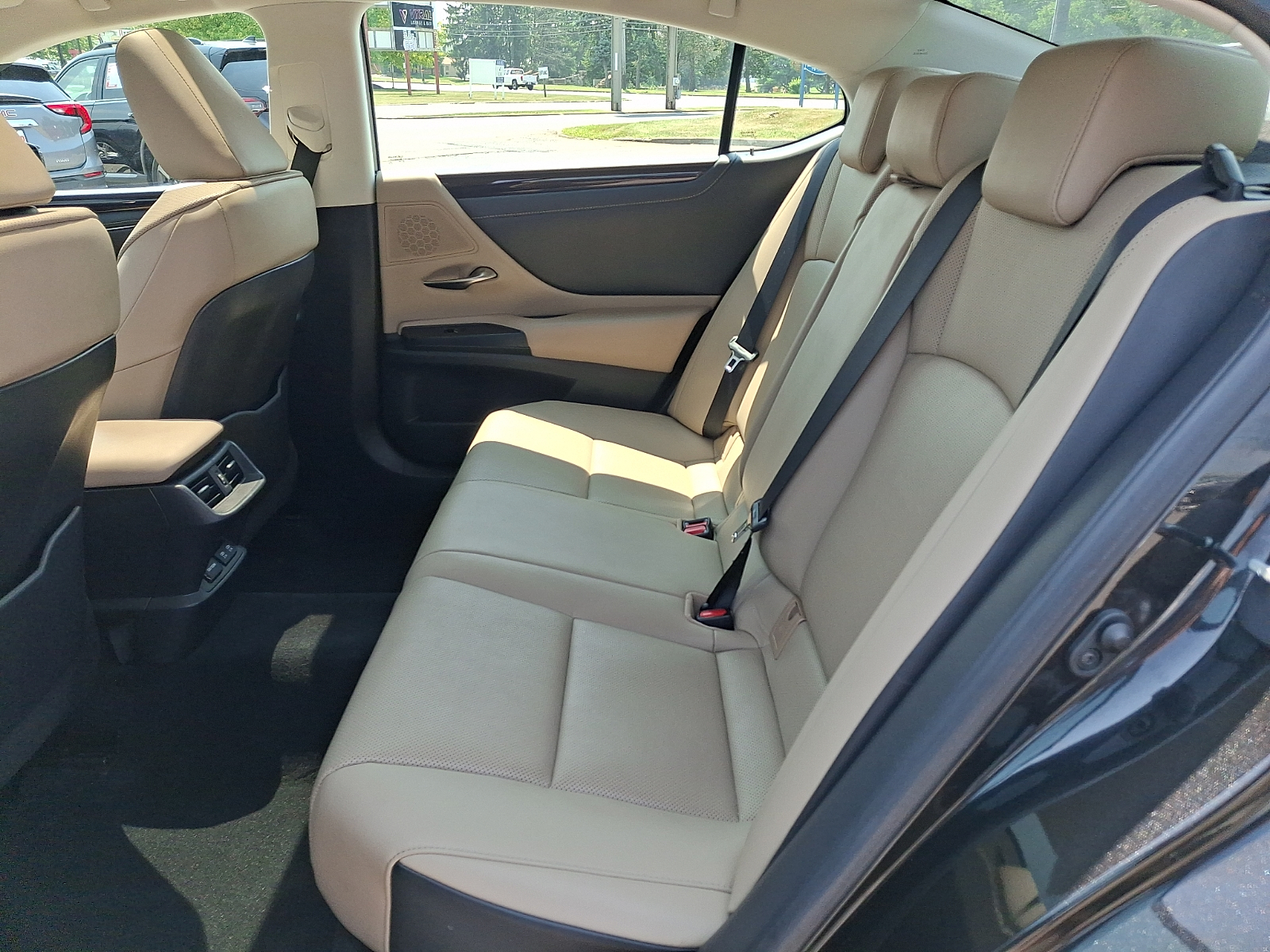 Used 2021 Lexus ES 250 Sedan