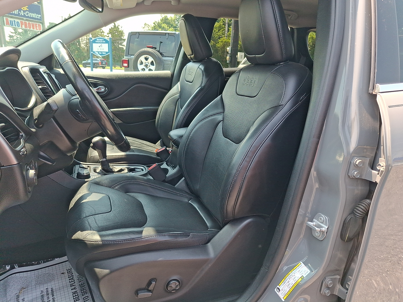 Used 2019 Jeep Cherokee SUV