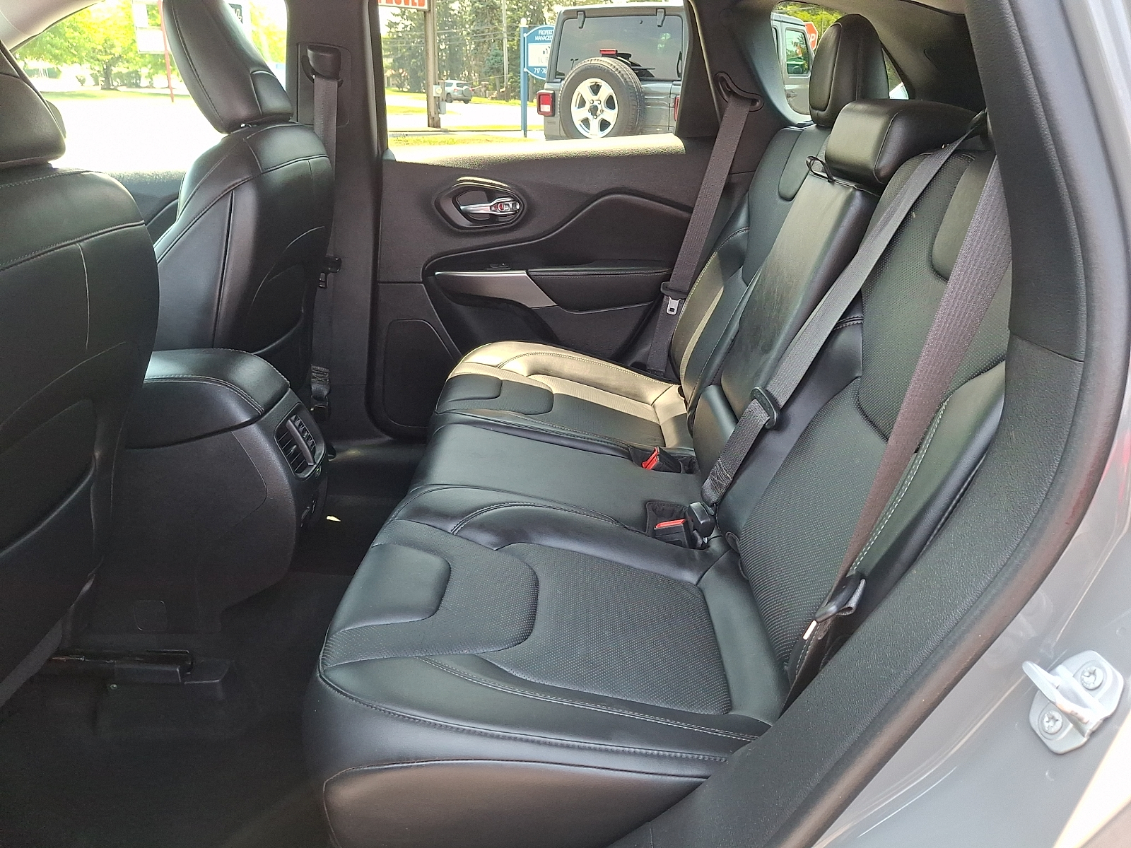Used 2019 Jeep Cherokee SUV