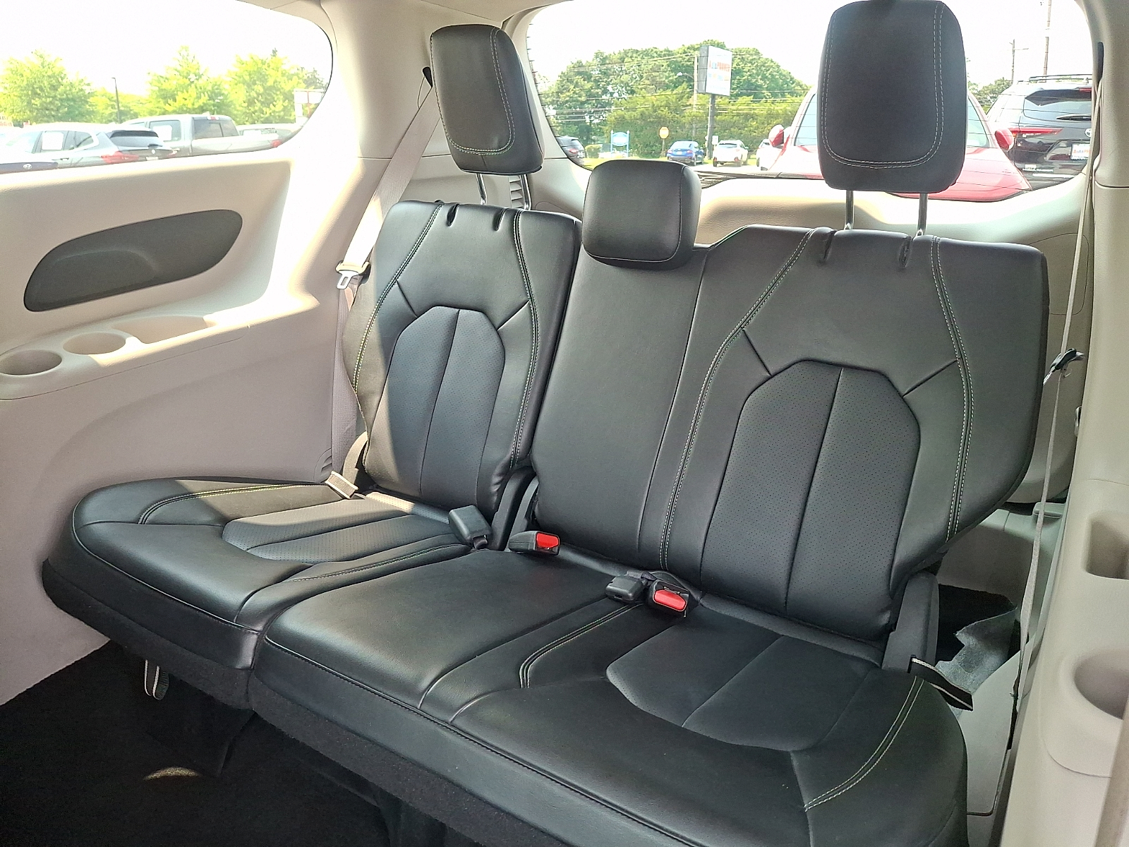 Used 2024 Chrysler Pacifica Van