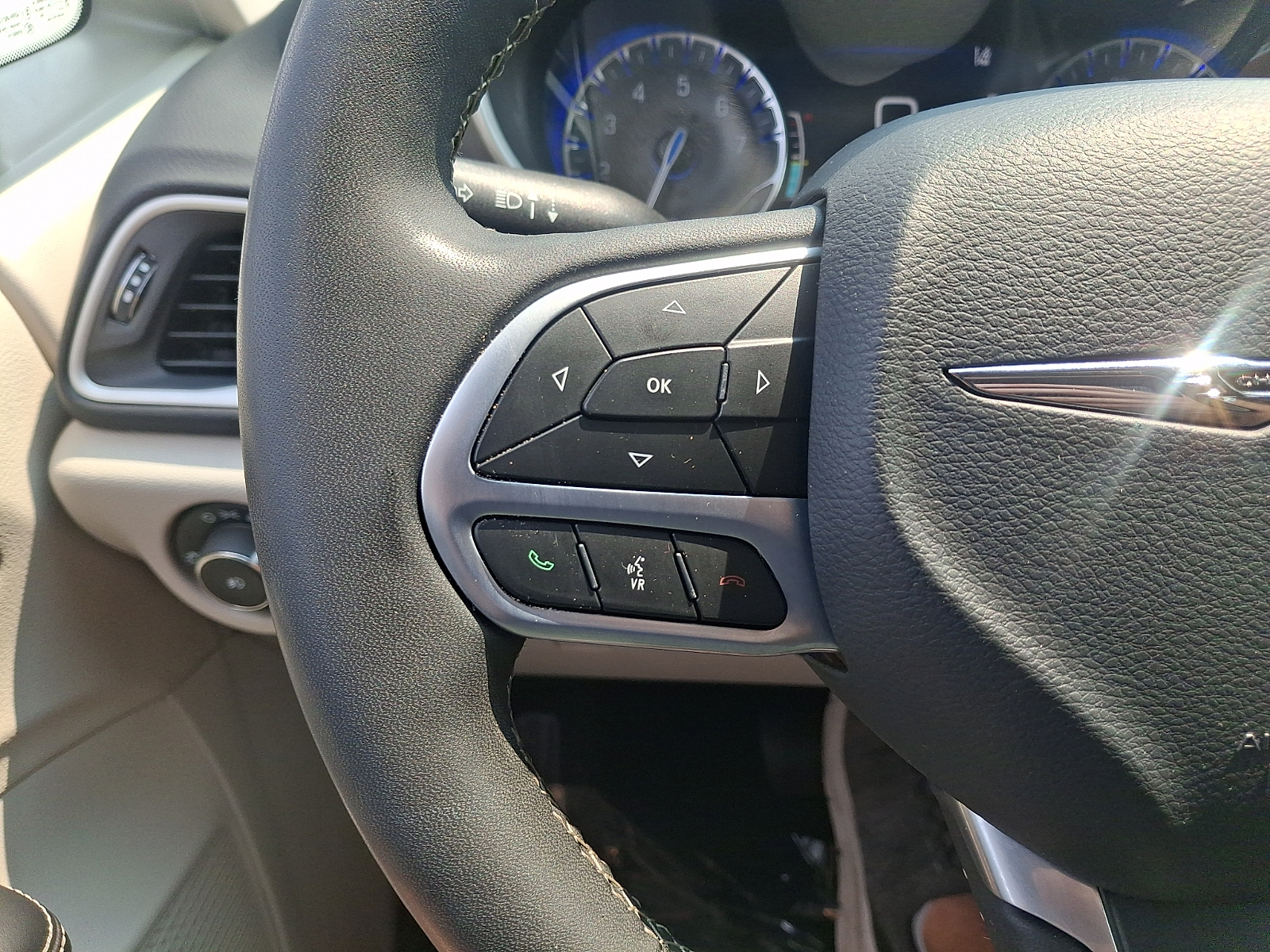Used 2024 Chrysler Pacifica Van