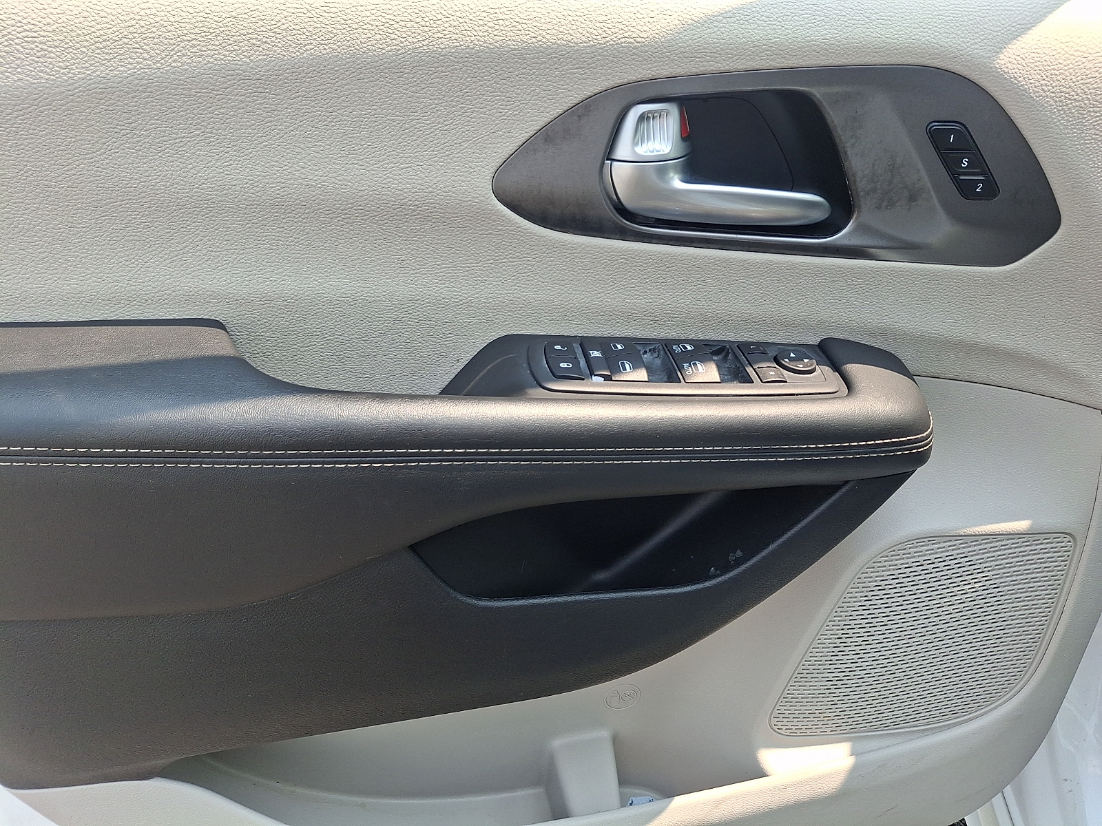 Used 2024 Chrysler Pacifica Van