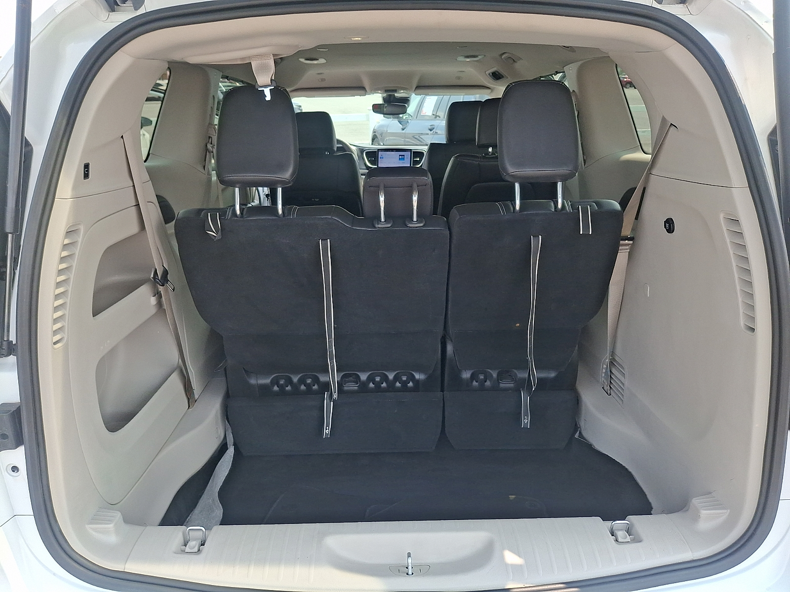 Used 2024 Chrysler Pacifica Van
