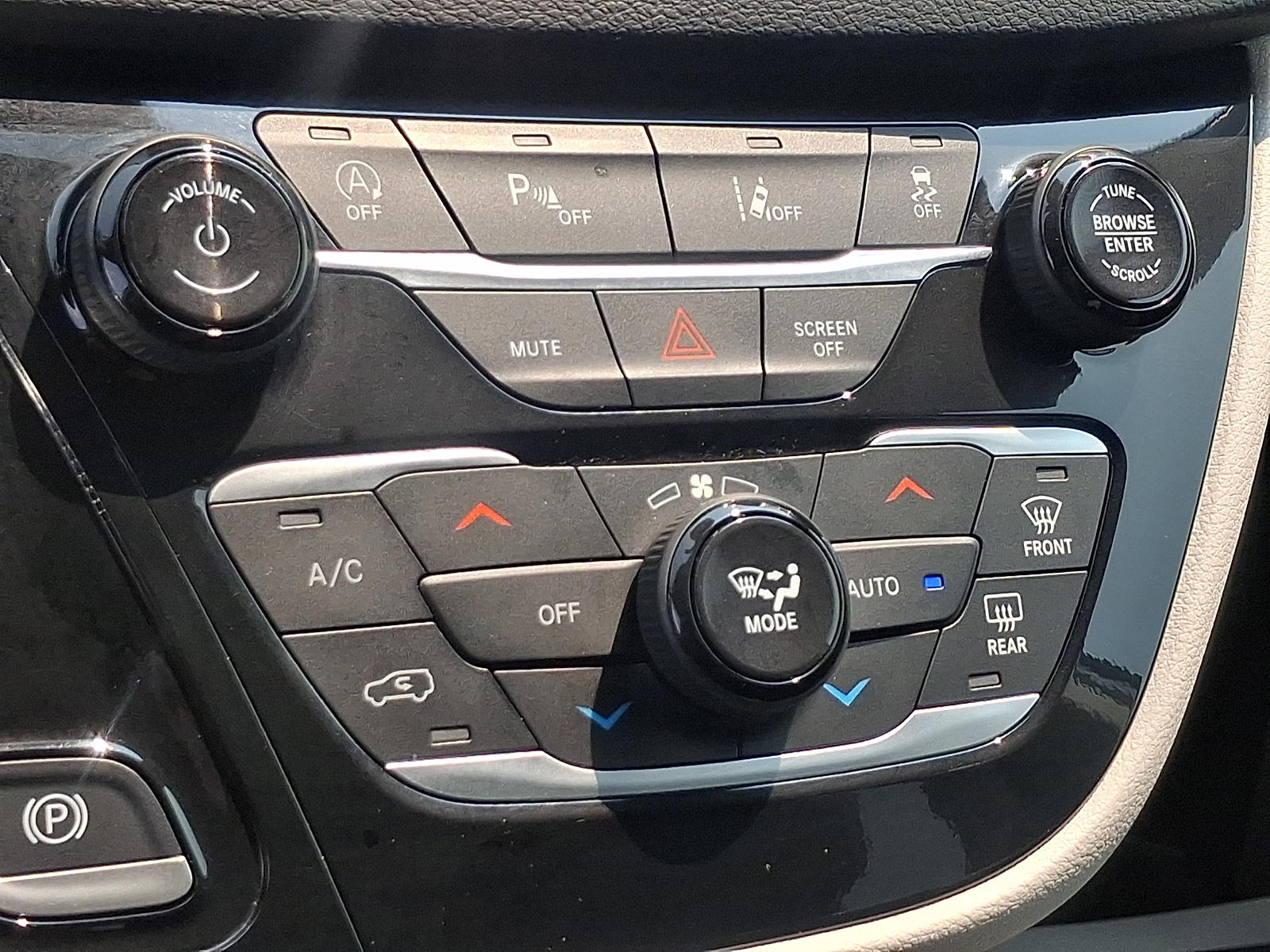 Used 2024 Chrysler Pacifica Van