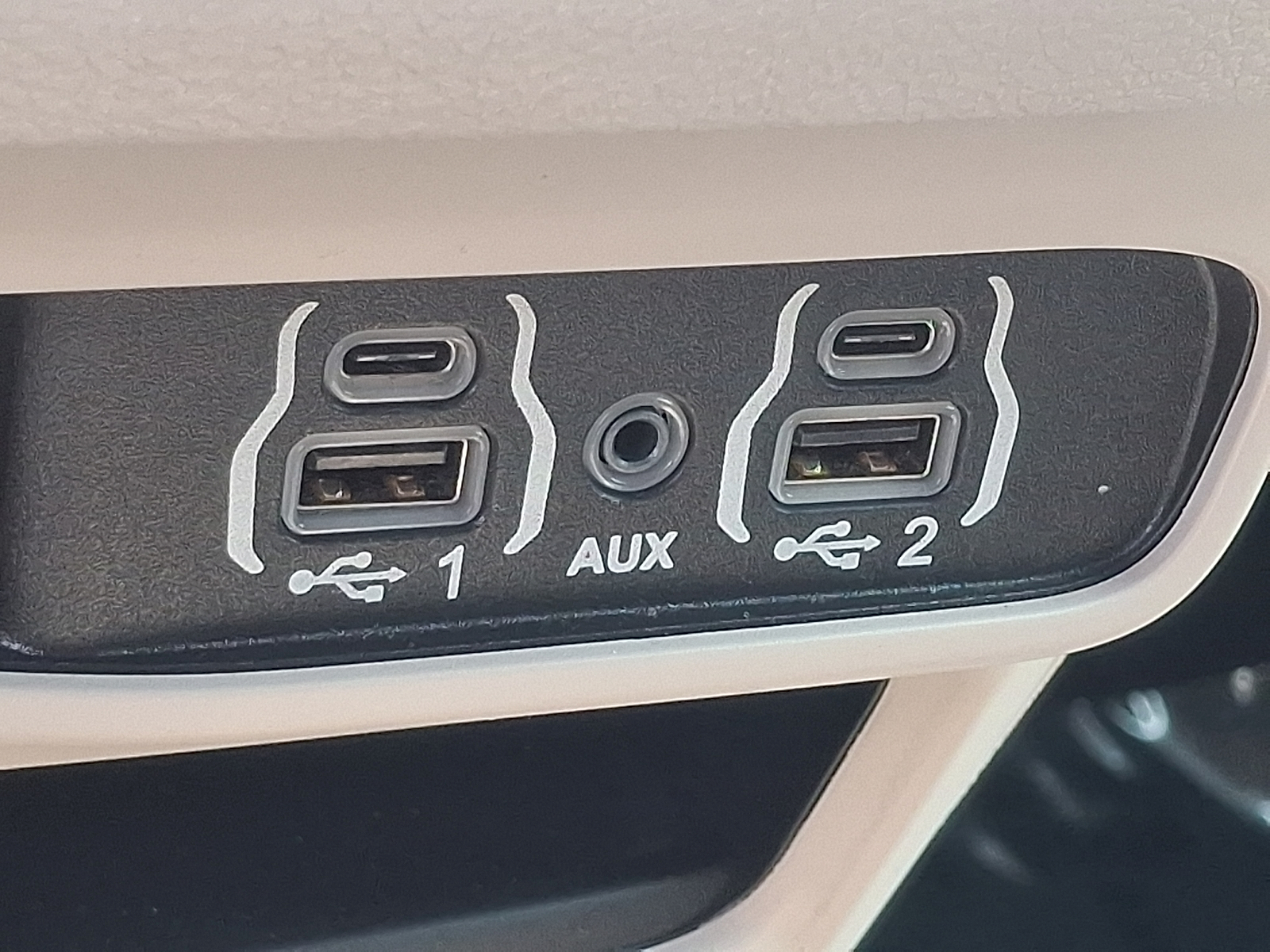 Used 2024 Chrysler Pacifica Van
