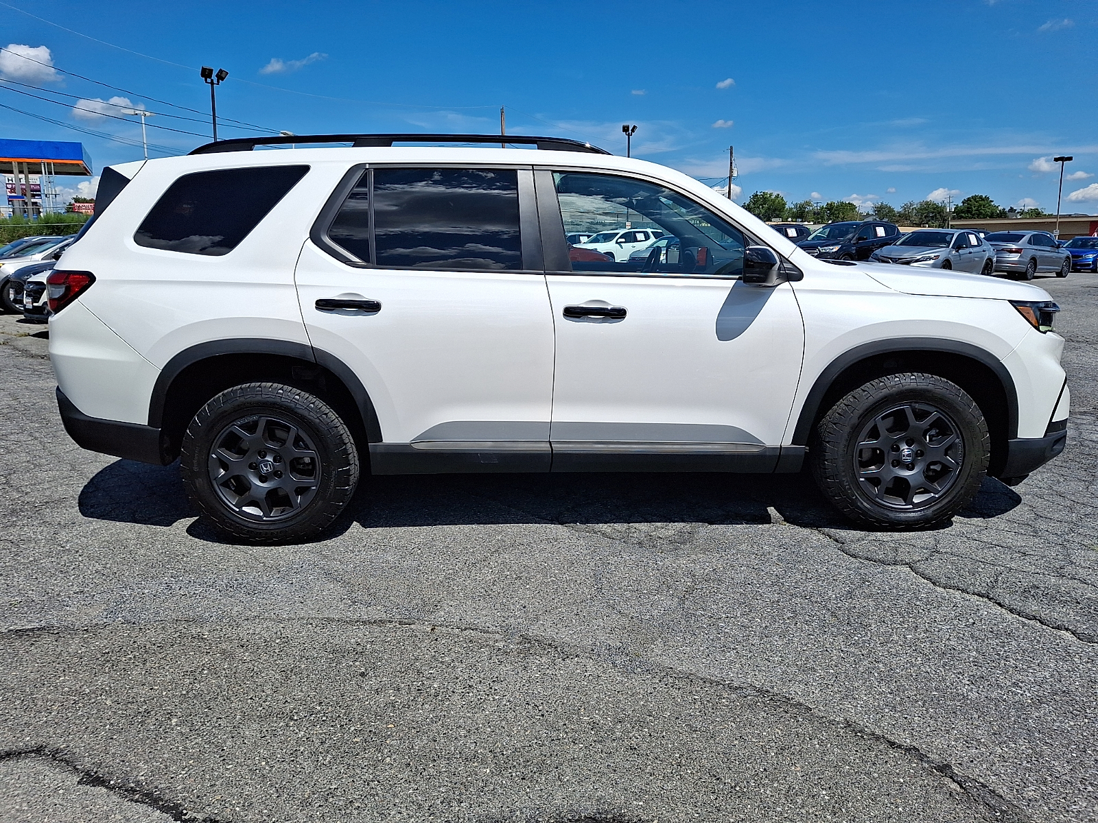 Used 2023 Honda Pilot SUV - photo 7 of 32