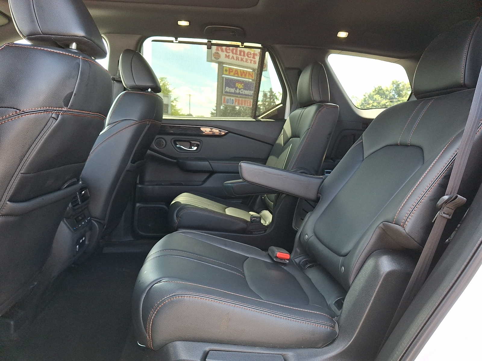 Used 2023 Honda Pilot SUV - photo 11 of 32