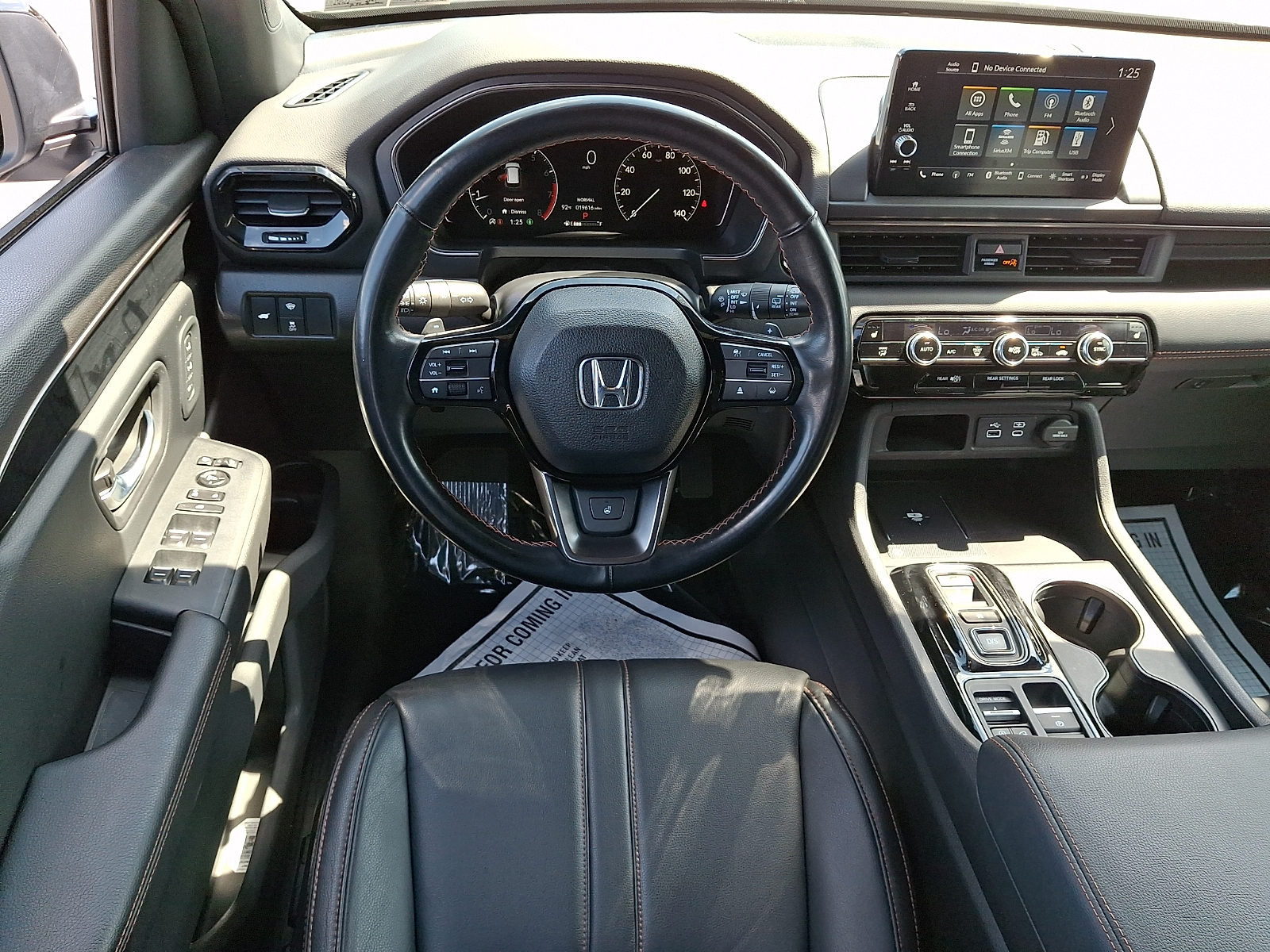 Used 2023 Honda Pilot SUV - photo 12 of 32
