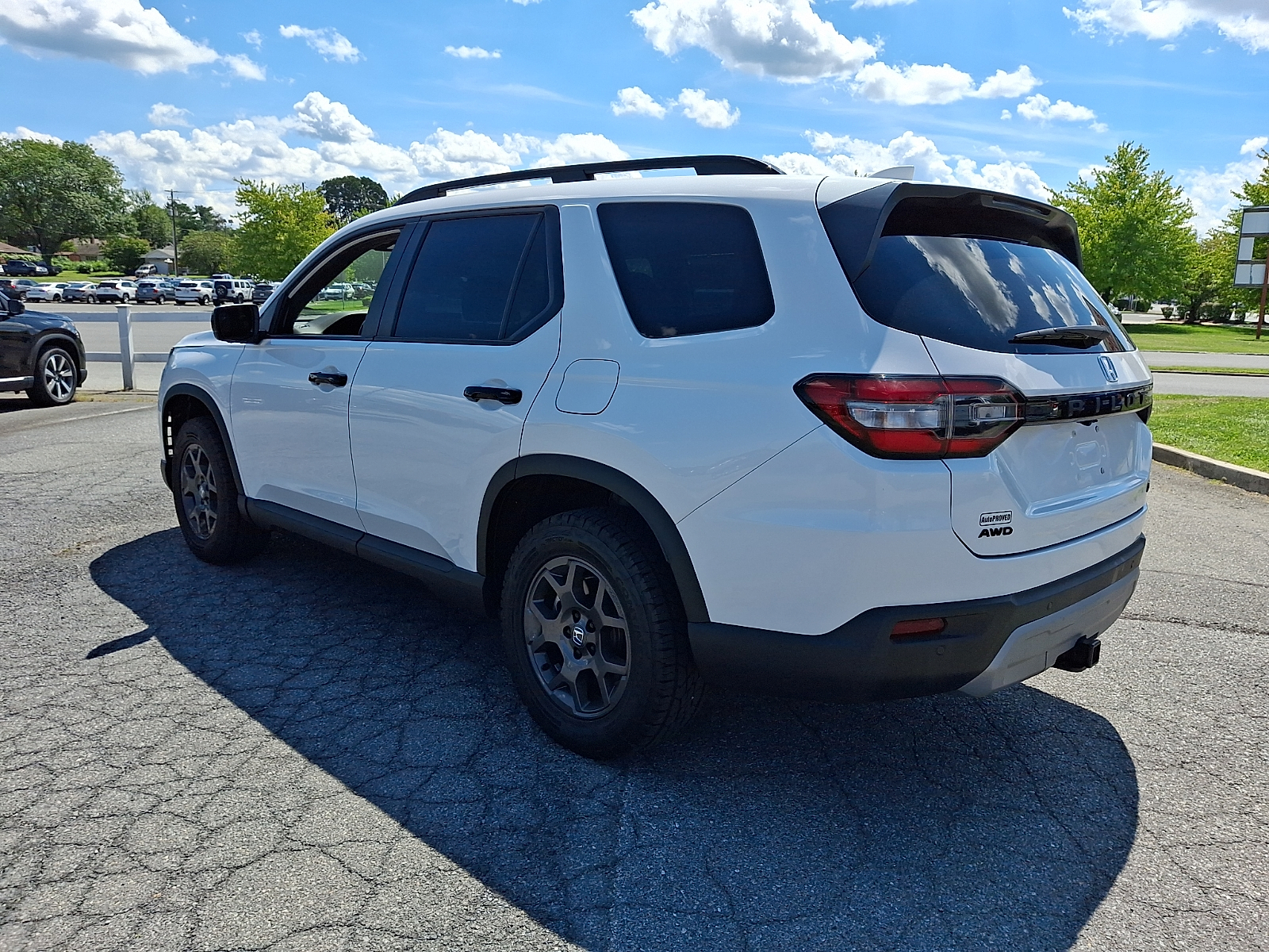 Used 2023 Honda Pilot SUV - photo 4 of 32