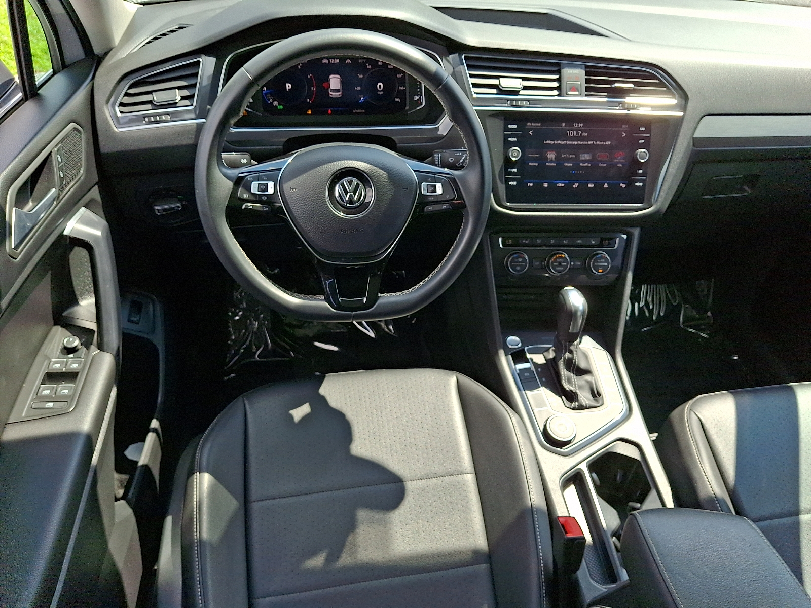 Used 2021 Volkswagen Tiguan SUV - photo 10 of 31
