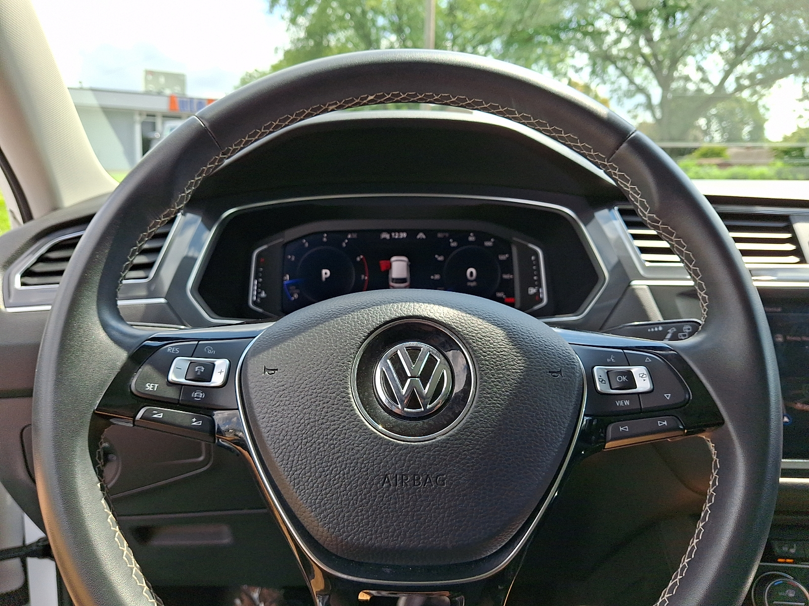 Used 2021 Volkswagen Tiguan SUV - photo 18 of 31