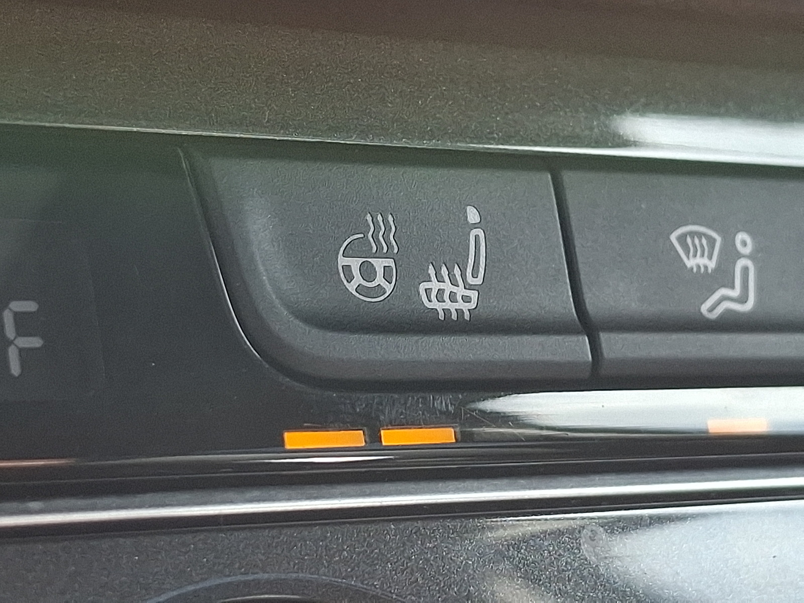 Used 2021 Volkswagen Tiguan SUV - photo 23 of 31
