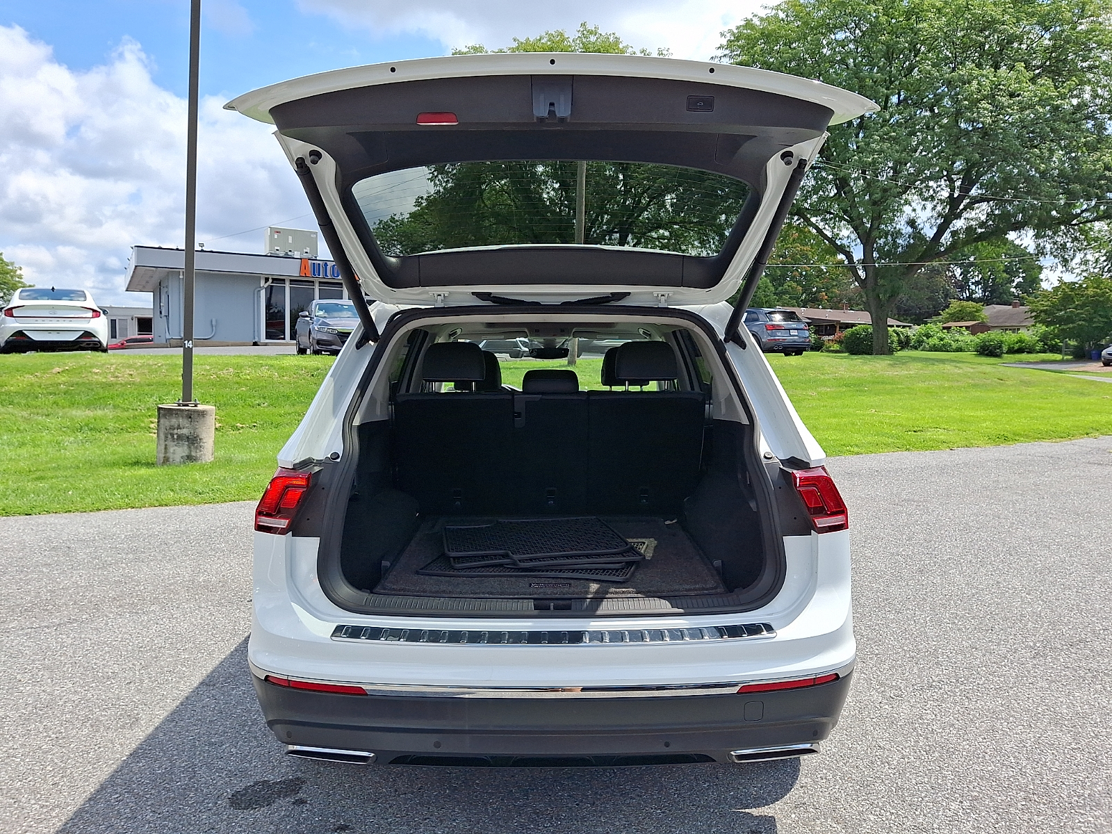 Used 2021 Volkswagen Tiguan SUV - photo 27 of 31