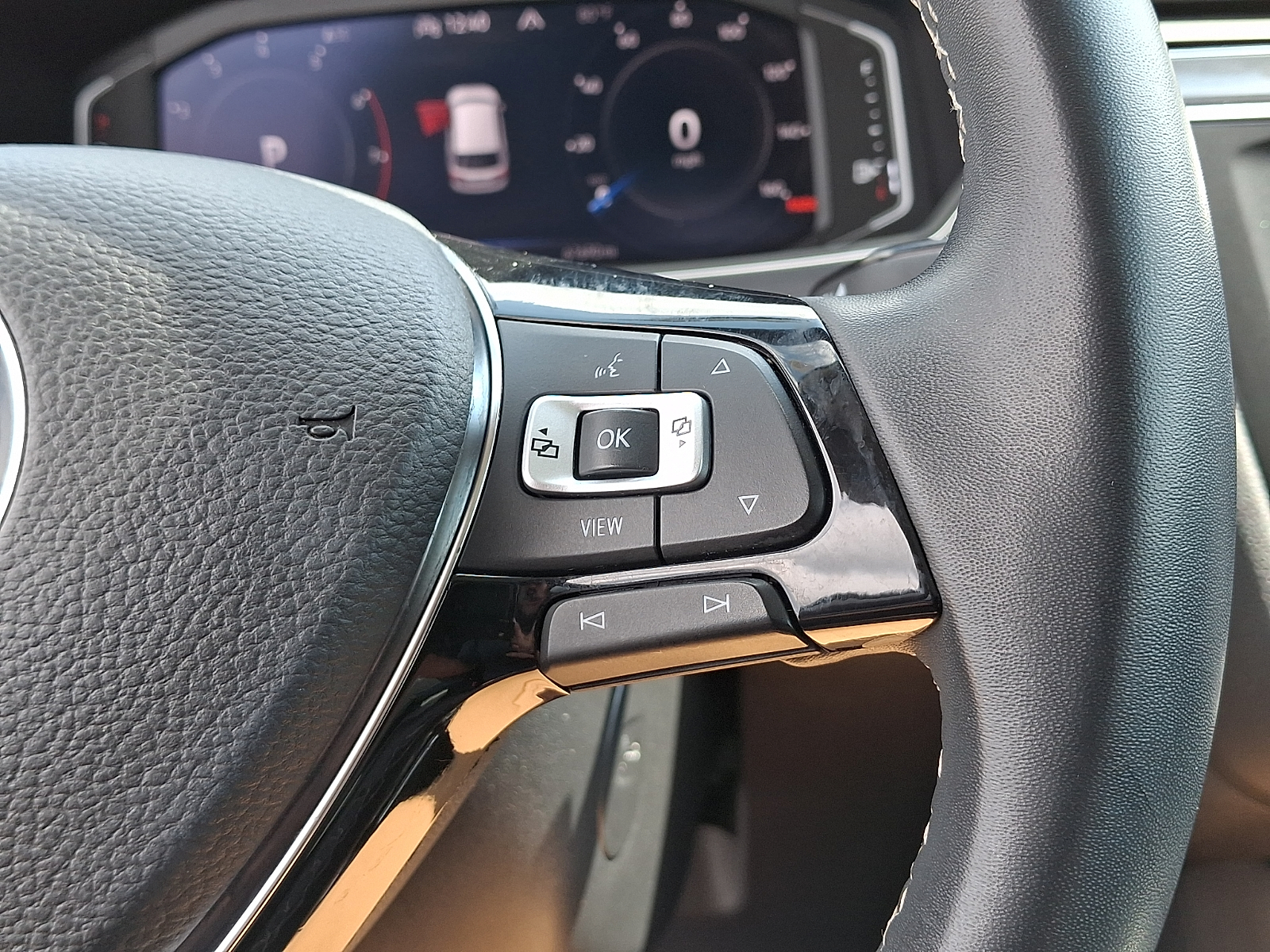 Used 2021 Volkswagen Tiguan SUV - photo 21 of 31