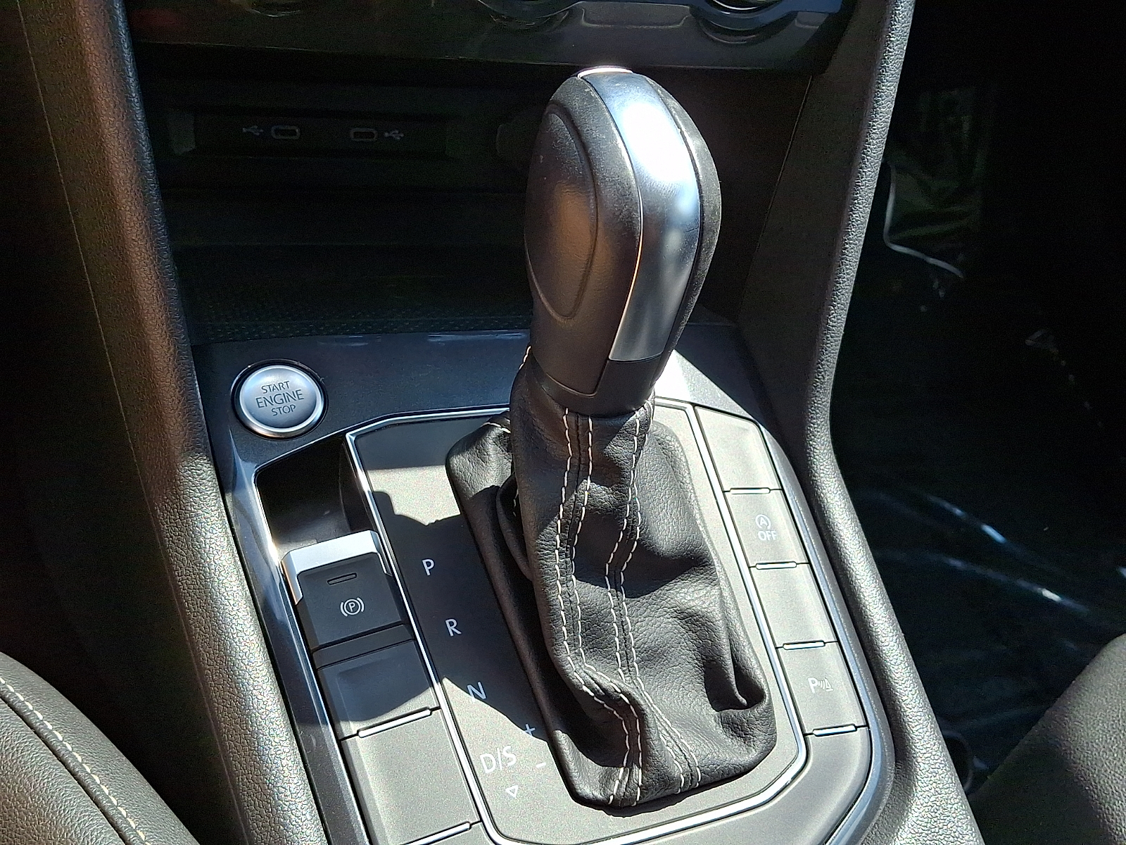 Used 2021 Volkswagen Tiguan SUV - photo 13 of 31