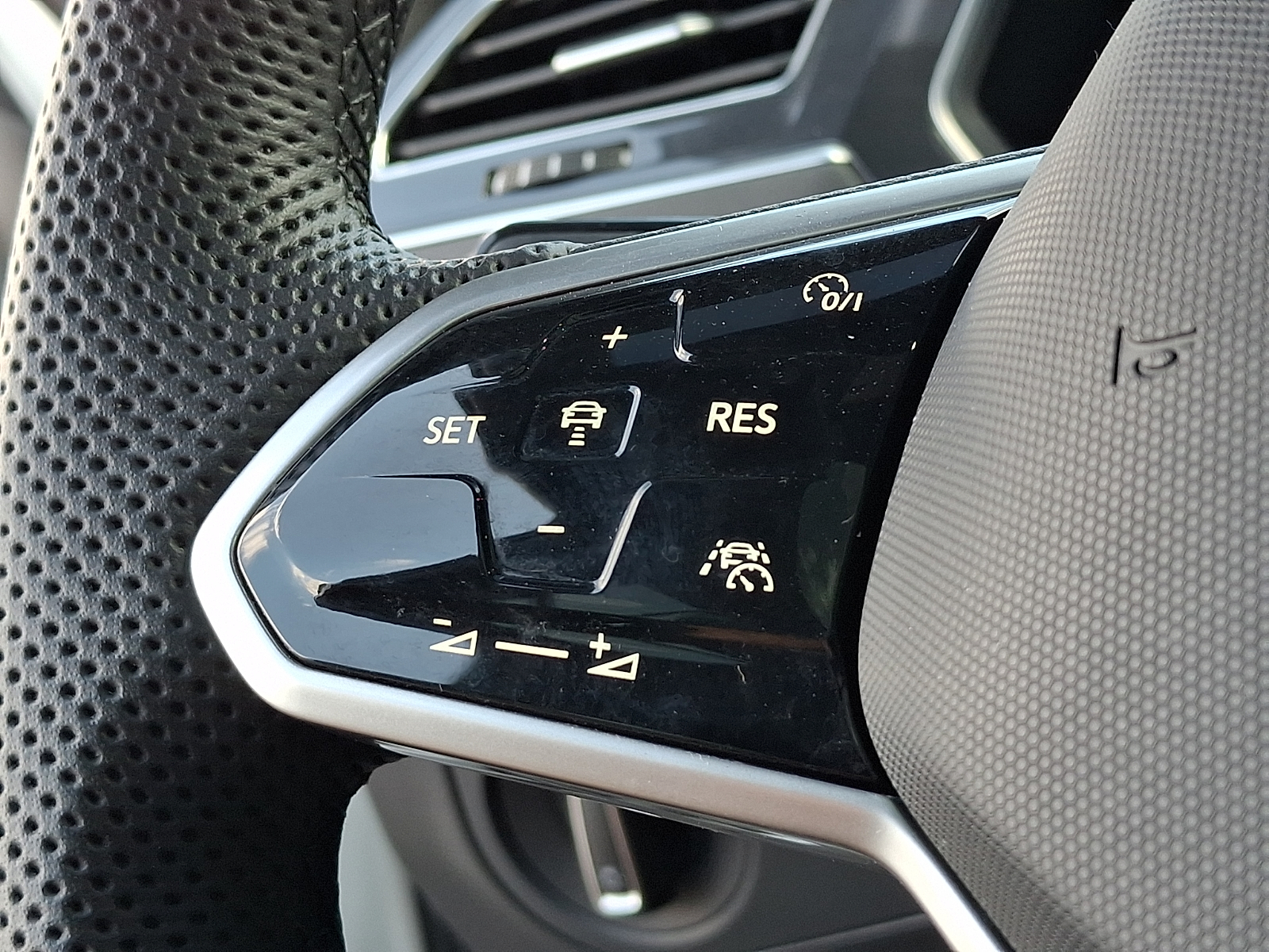 Used 2022 Volkswagen Tiguan SUV