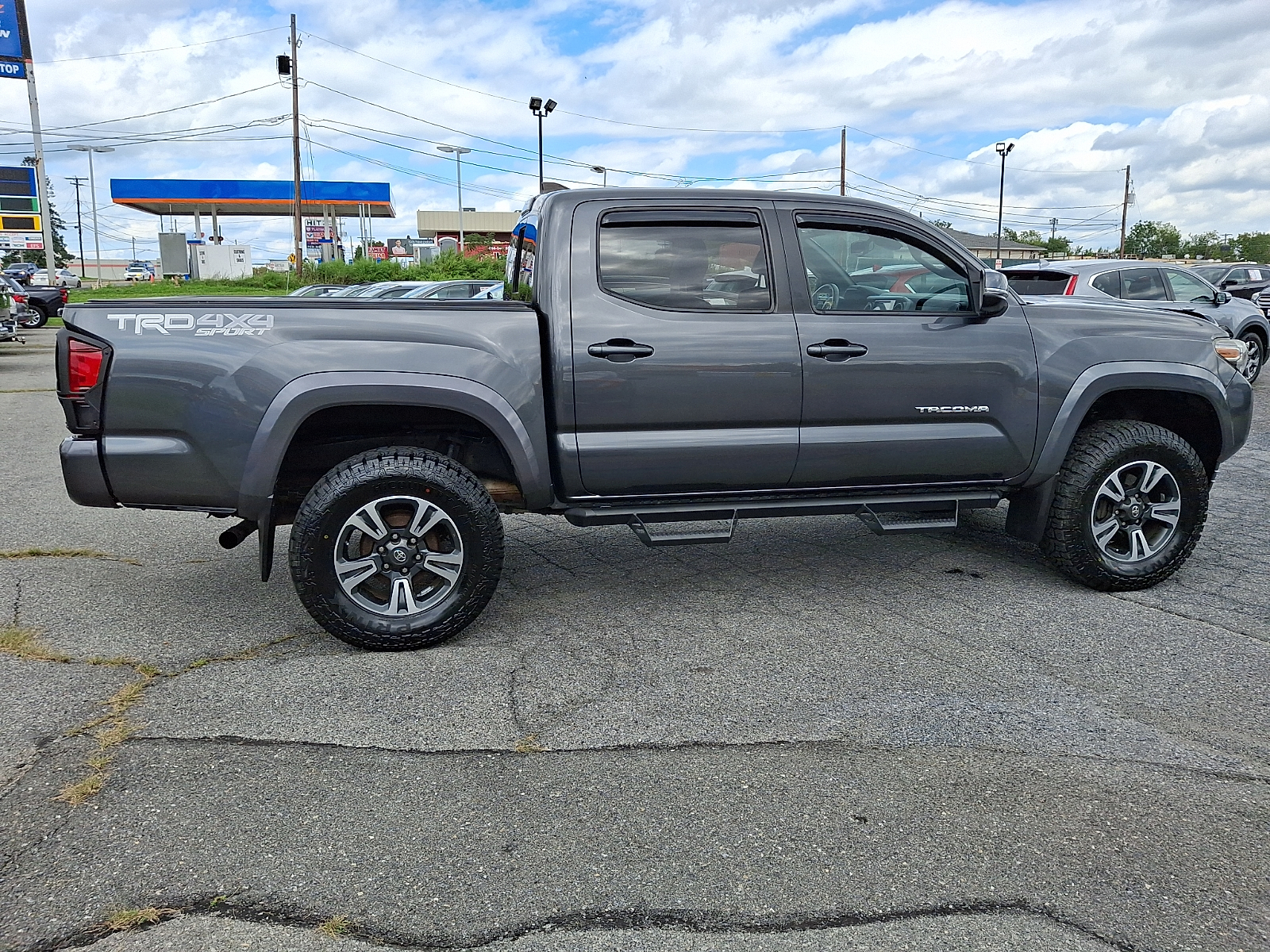 Used 2018 Toyota Tacoma Truck