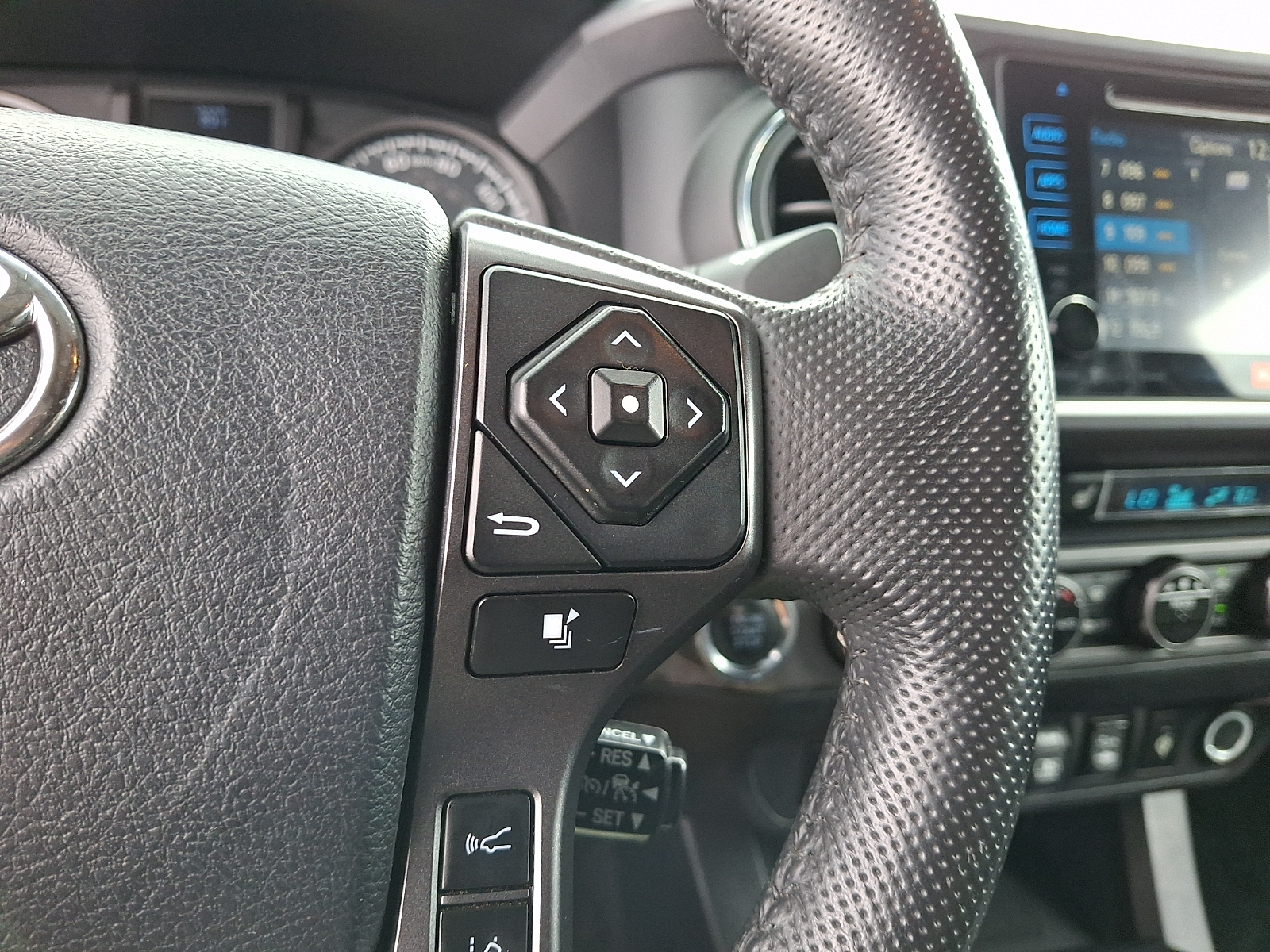 Used 2018 Toyota Tacoma Truck
