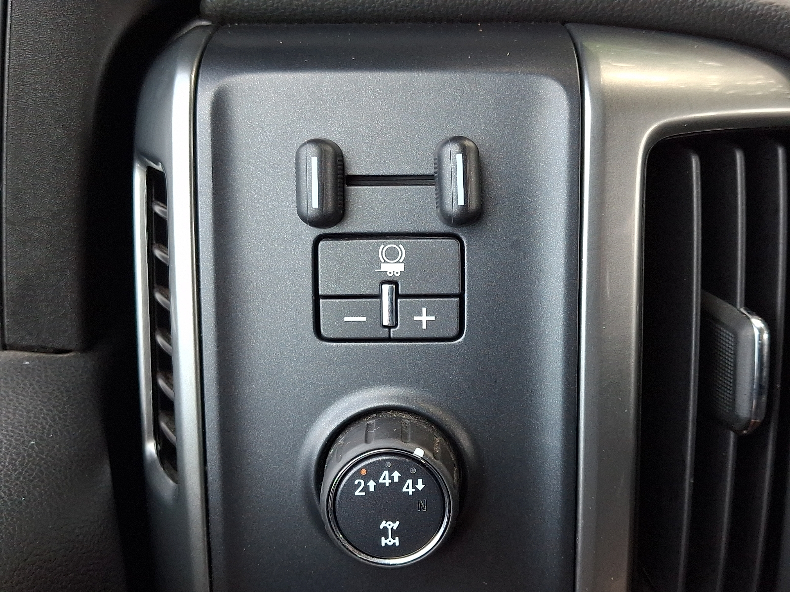 Used 2018 Chevrolet Silverado 3500HD Truck - photo 25 of 30