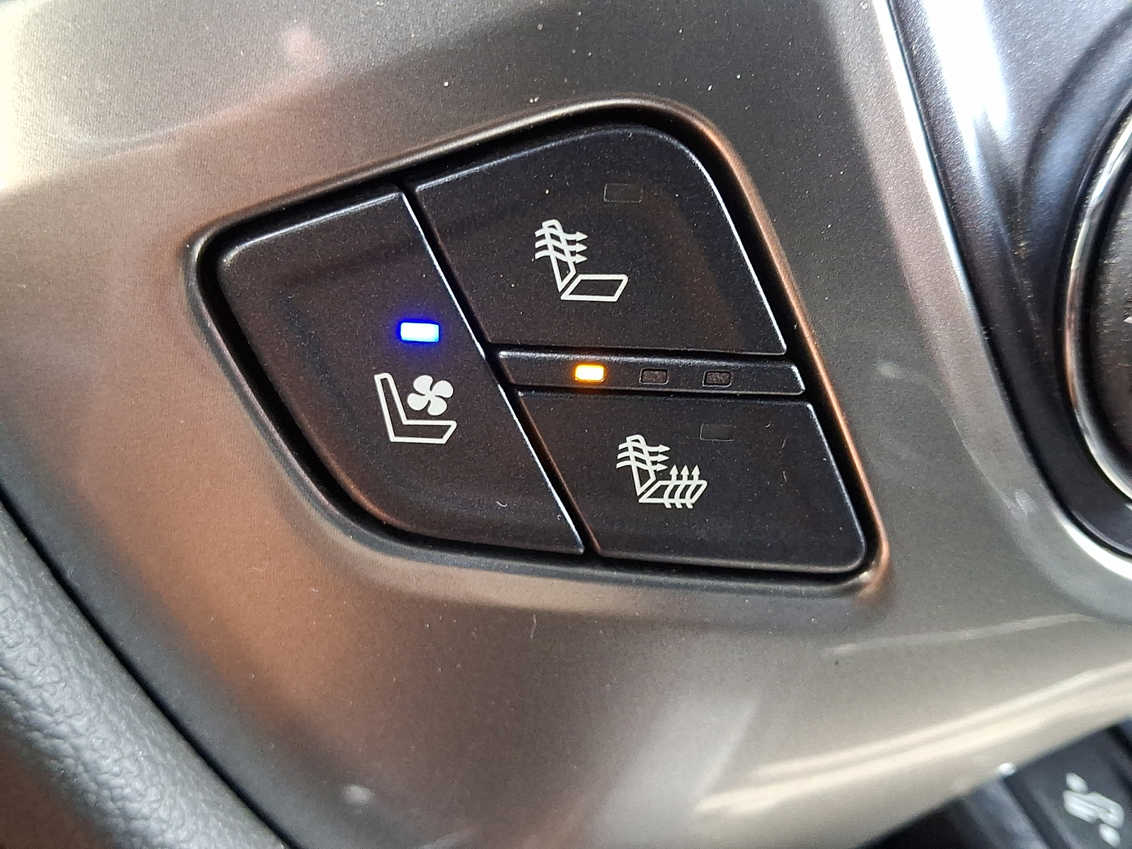 Used 2018 Chevrolet Silverado 3500HD Truck - photo 23 of 30