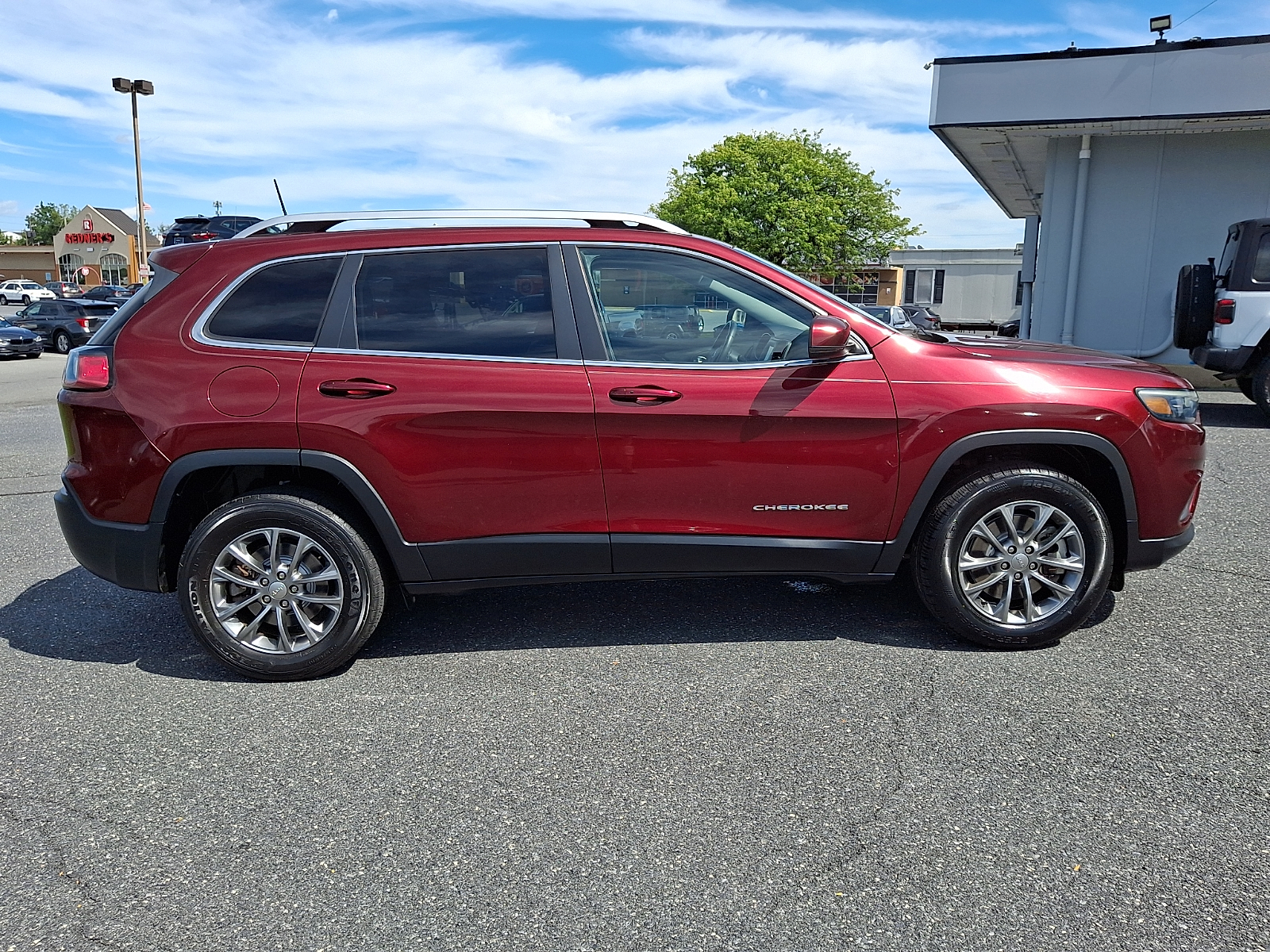Used 2019 Jeep Cherokee SUV