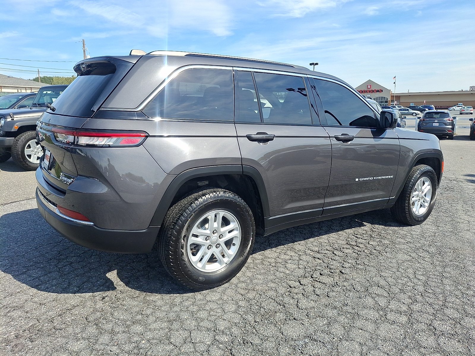 Used 2024 Jeep Grand Cherokee SUV