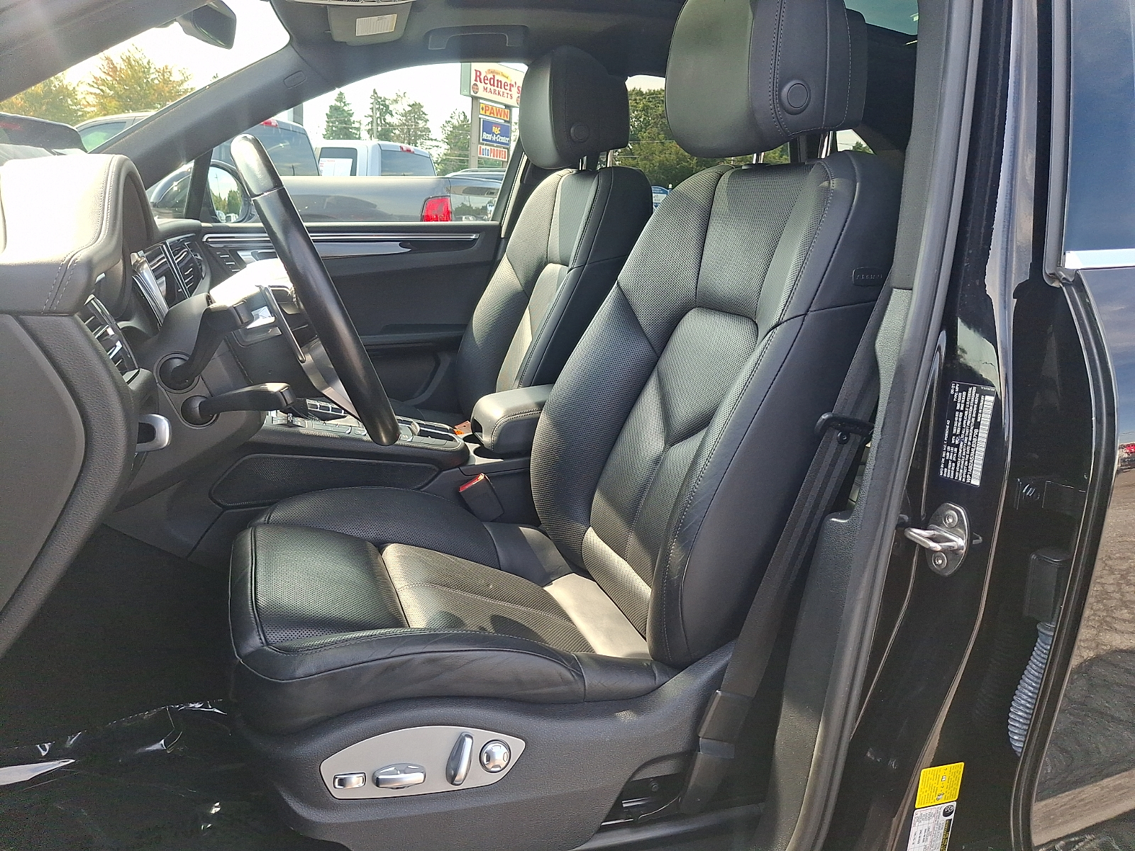 Used 2021 Porsche Macan SUV