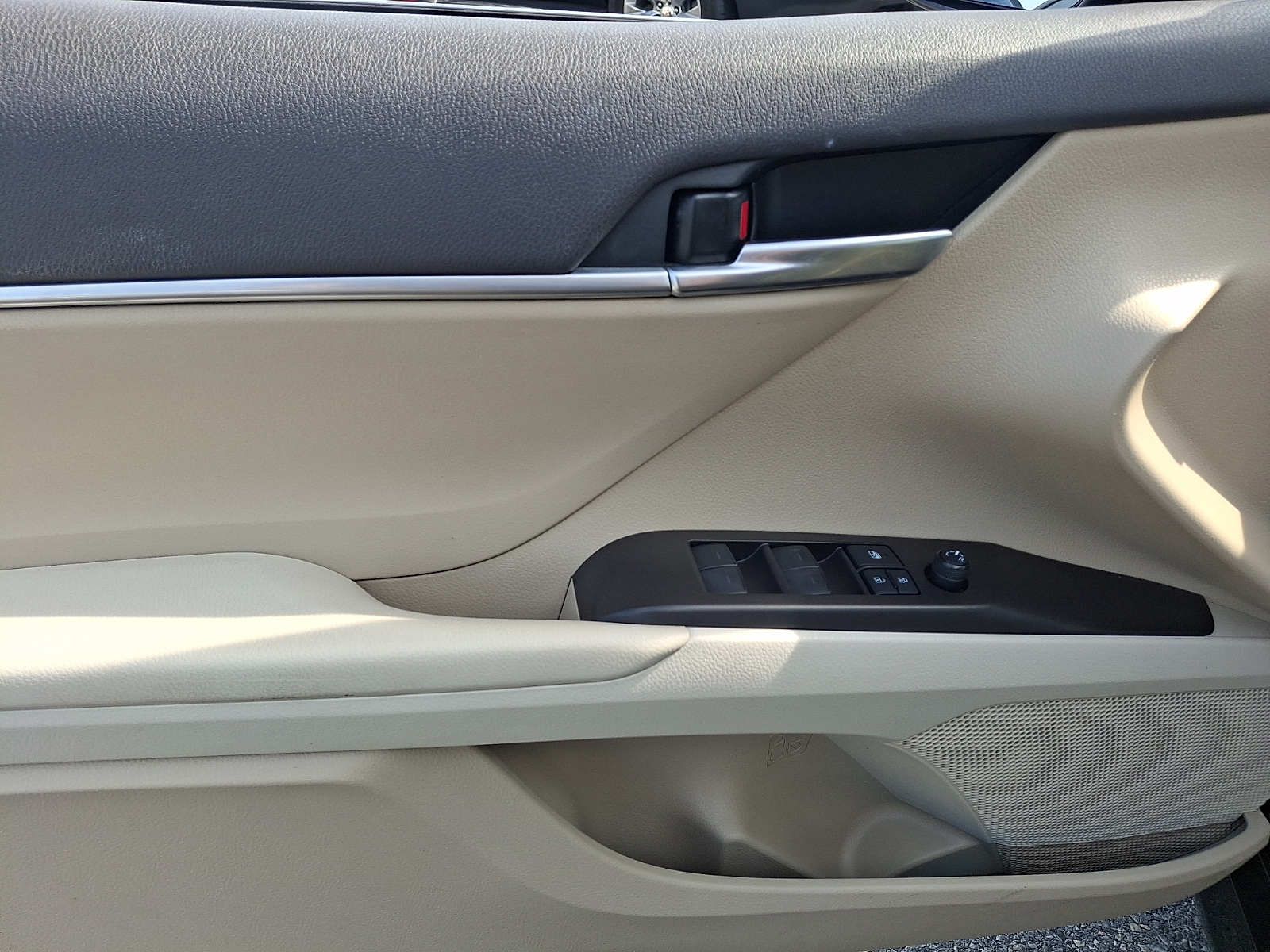 Used 2021 Toyota Camry Sedan - photo 12 of 30