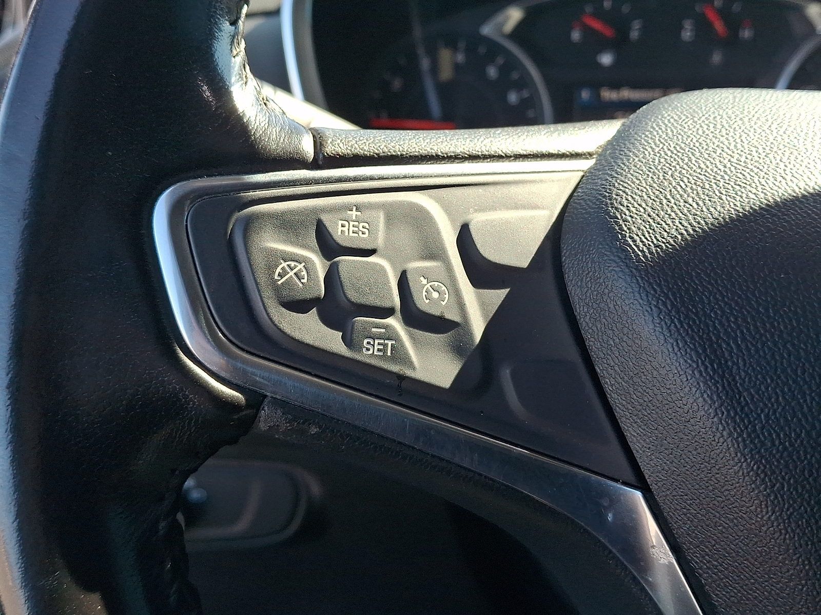 Used 2019 Chevrolet Equinox SUV - photo 20 of 30