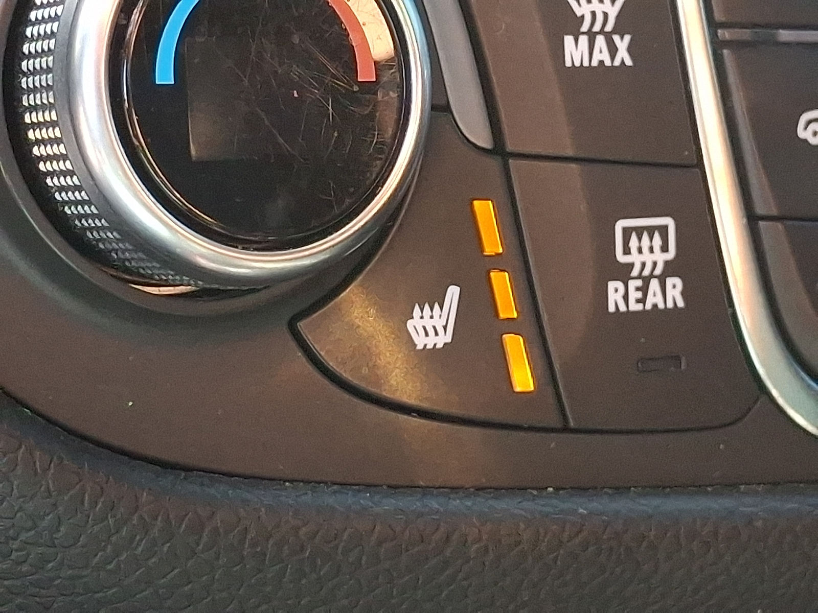 Used 2019 Chevrolet Equinox SUV - photo 24 of 30