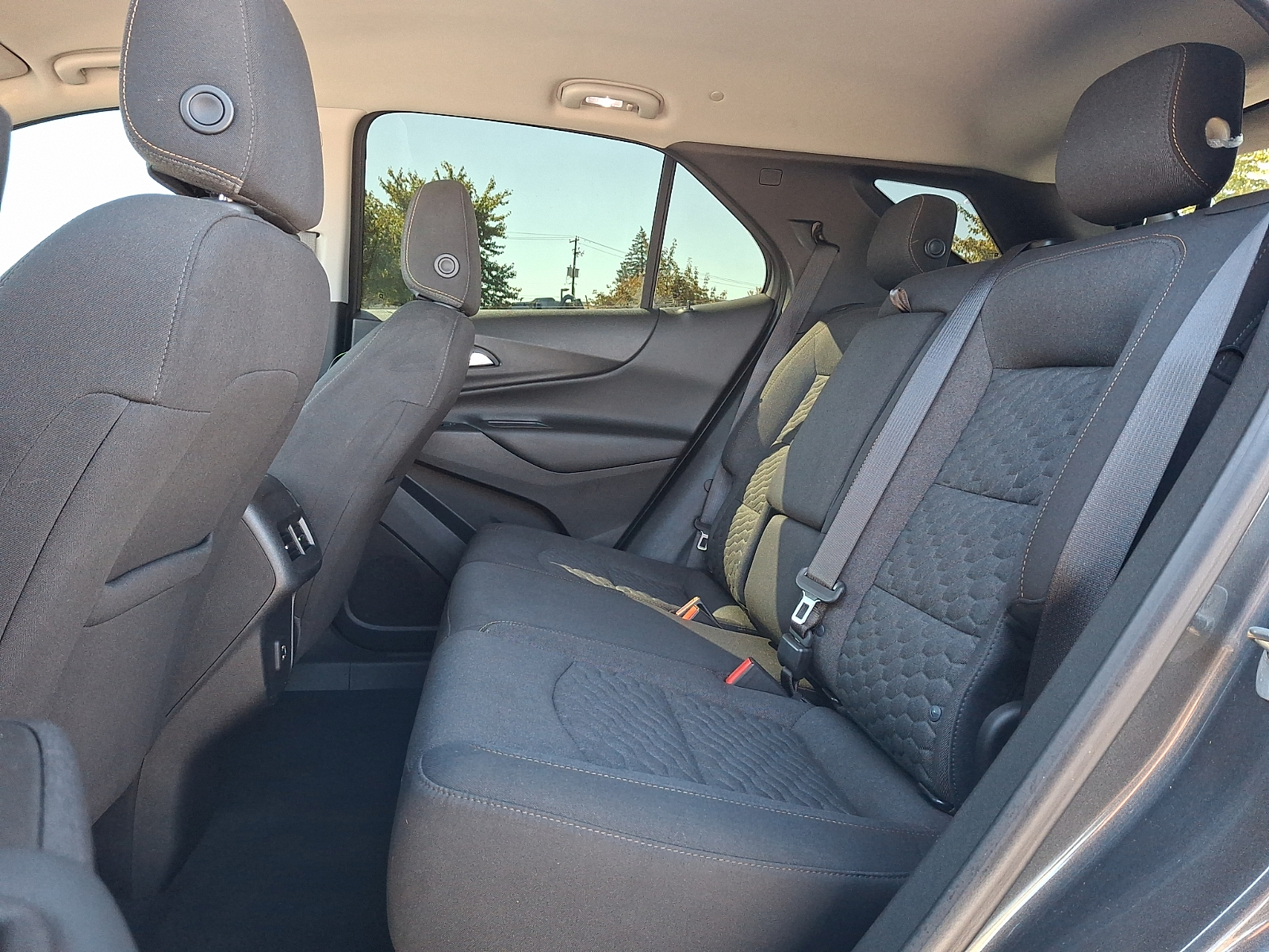 Used 2019 Chevrolet Equinox SUV - photo 10 of 30