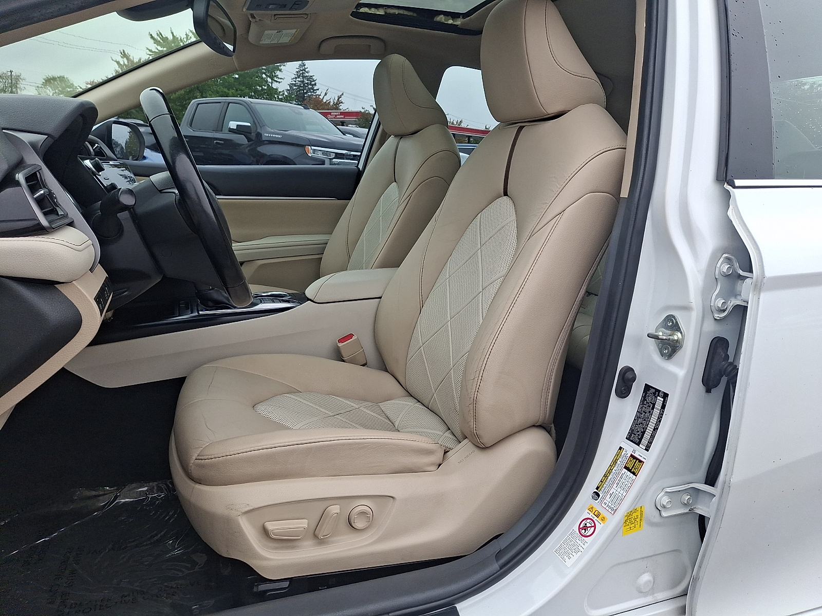 Used 2019 Toyota Camry Sedan - photo 13 of 31