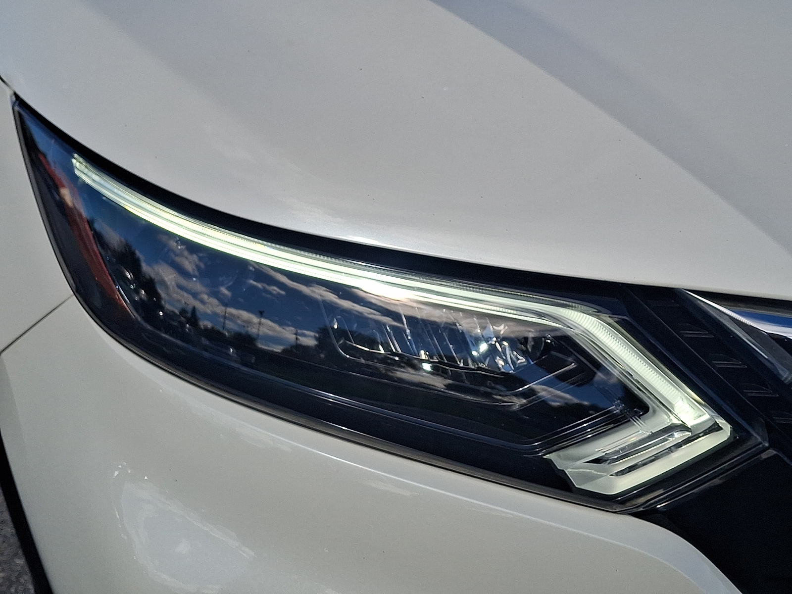 Used 2020 Nissan Rogue Sport SUV - photo 9 of 32