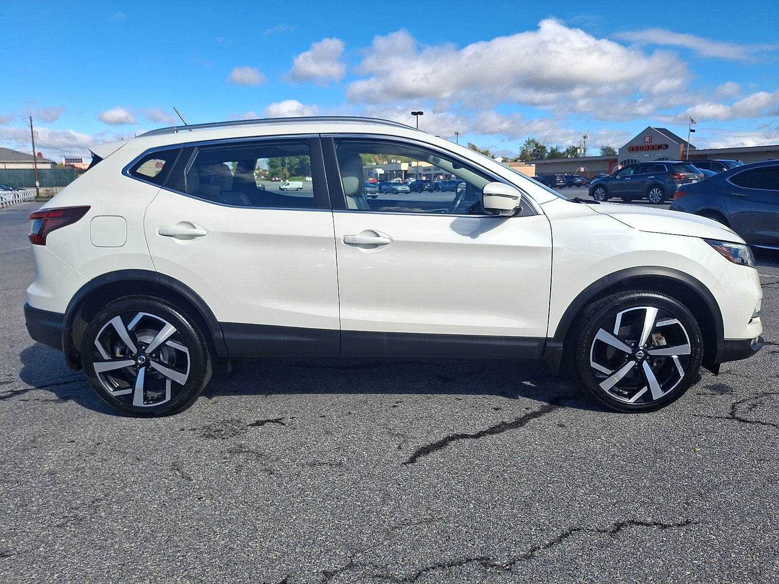 Used 2020 Nissan Rogue Sport SUV - photo 7 of 32