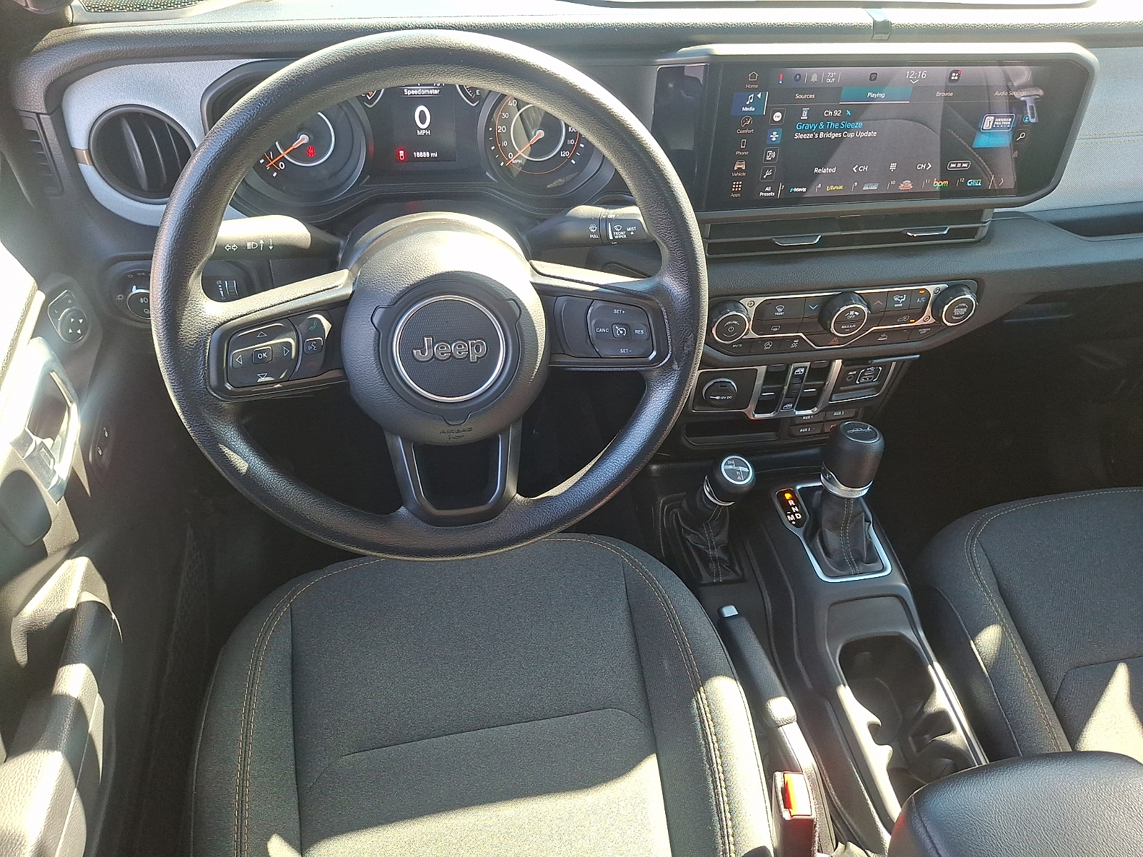 Used 2025 Jeep Gladiator Truck - photo 11 of 31