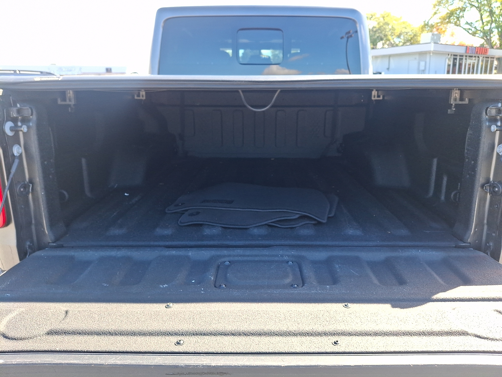 Used 2025 Jeep Gladiator Truck - photo 29 of 31
