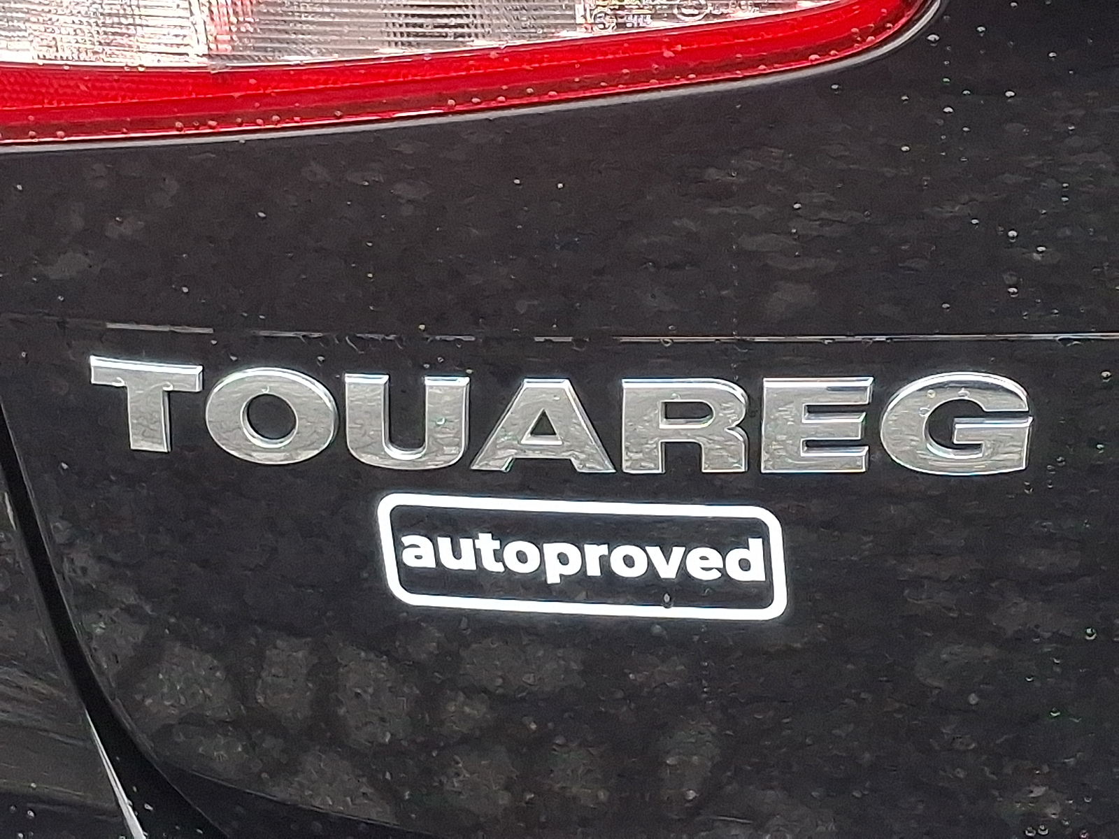 Used 2017 Volkswagen Touareg SUV - photo 31 of 33
