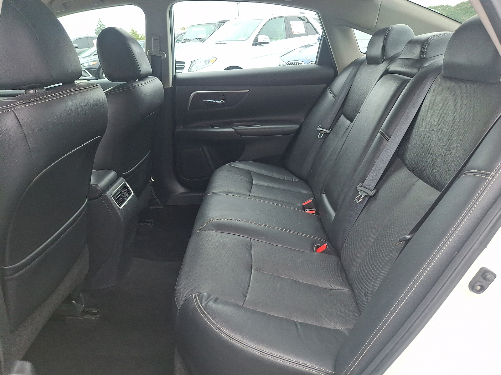 Used 2018 Nissan Altima Sedan - photo 10 of 31