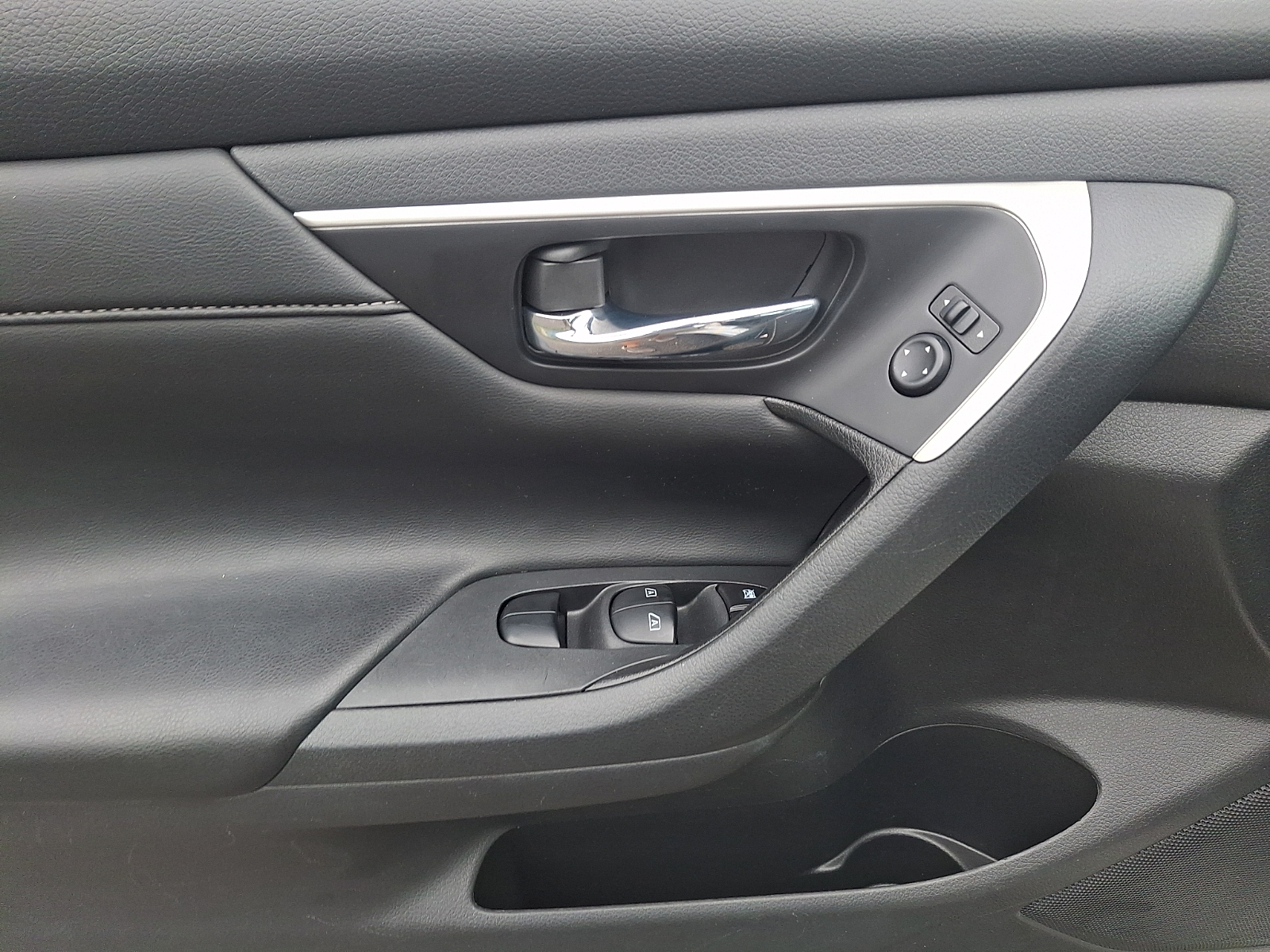 Used 2018 Nissan Altima Sedan - photo 12 of 31