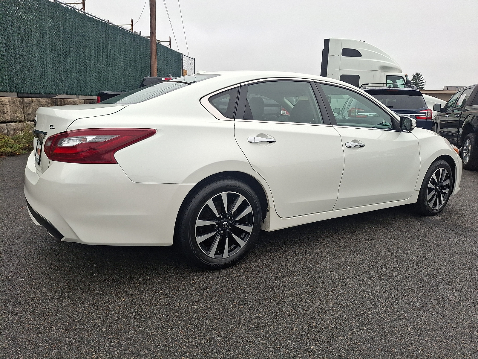 Used 2018 Nissan Altima Sedan - photo 6 of 31